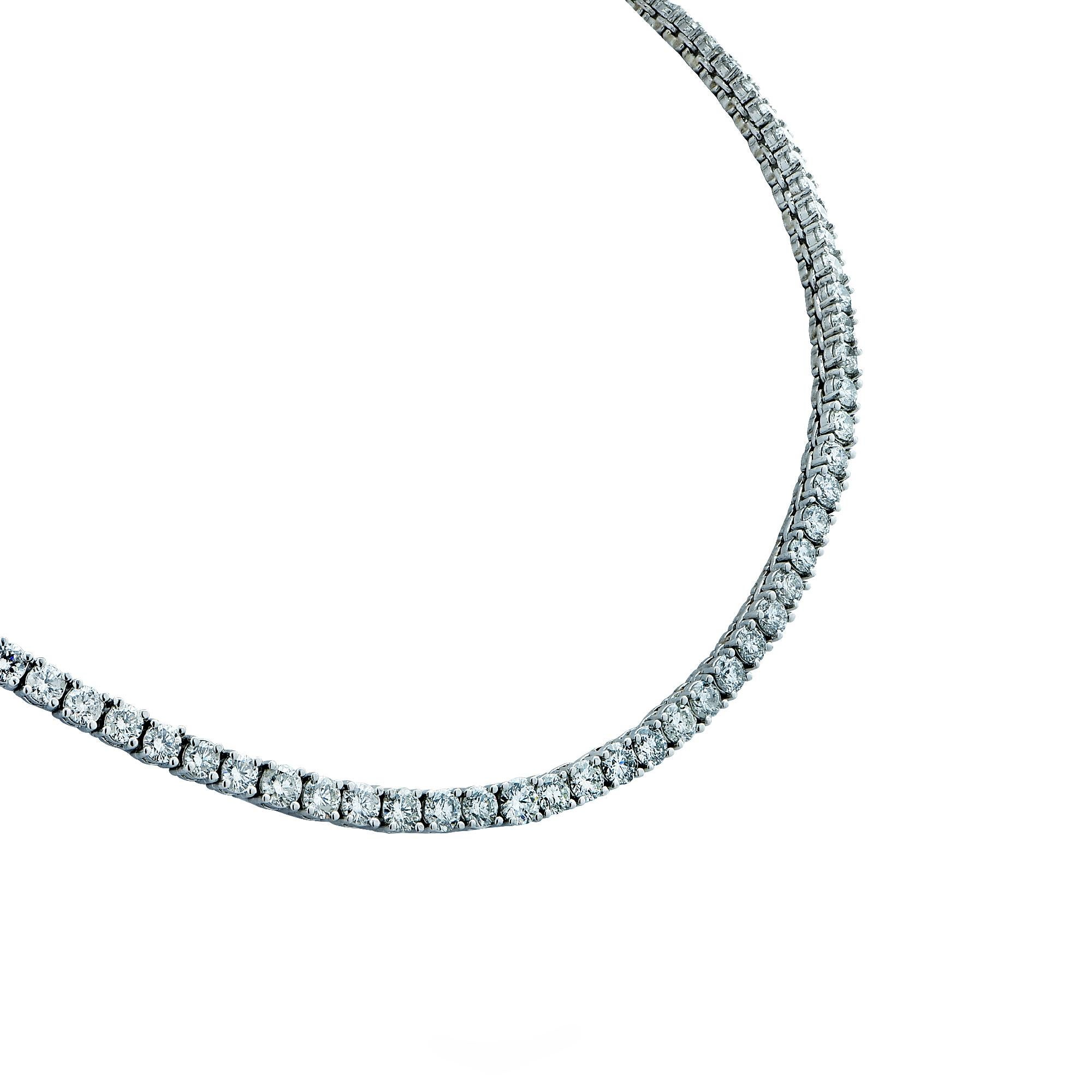 Straight Line Tennis-Halskette mit lebhaften Diamanten, 8,74 Karat Diamanten (Moderne) im Angebot