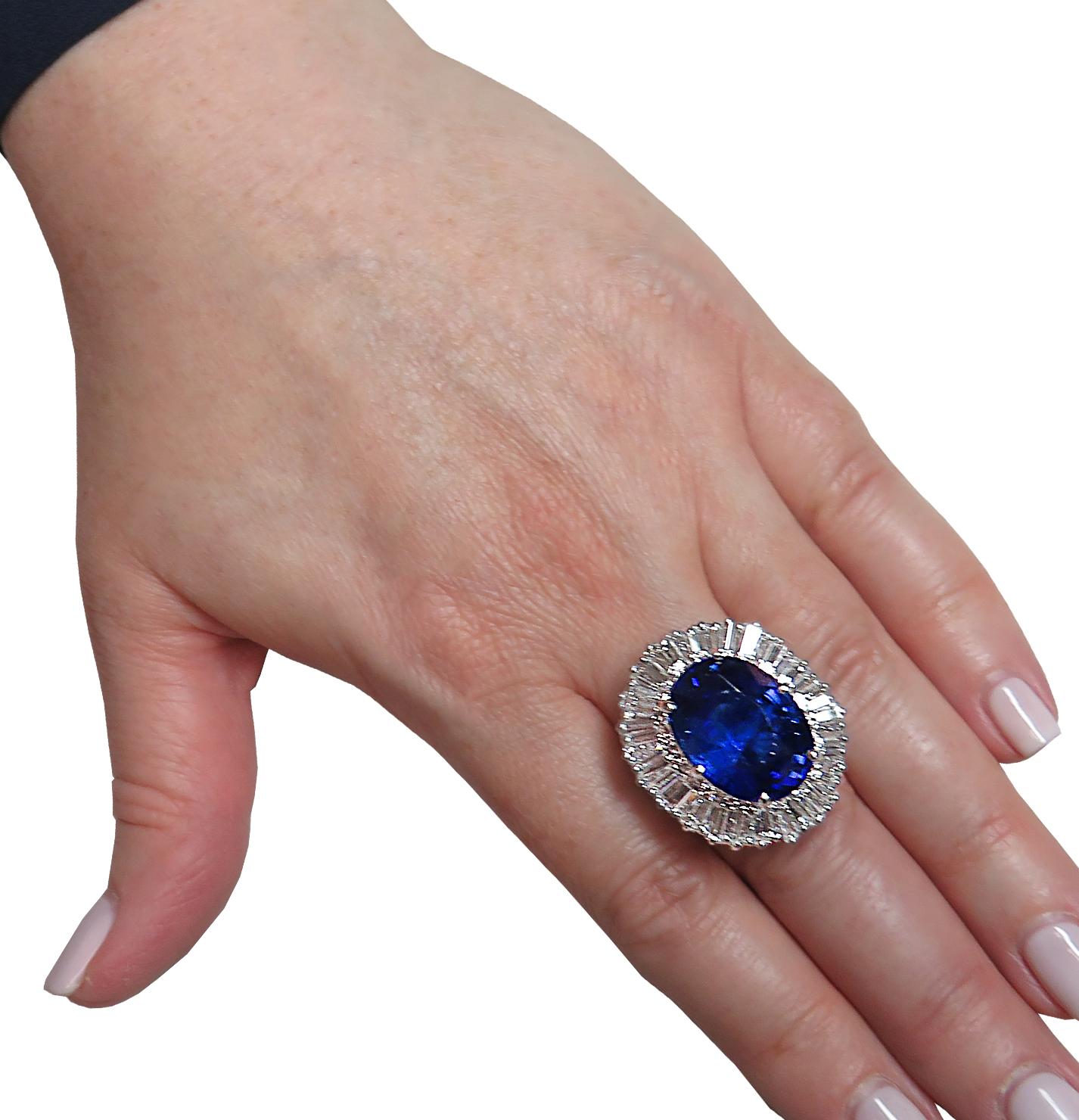Women's Vivid Diamonds AGL Certified 21.19 Carat Sapphire and Diamond Ballerina Ring For Sale
