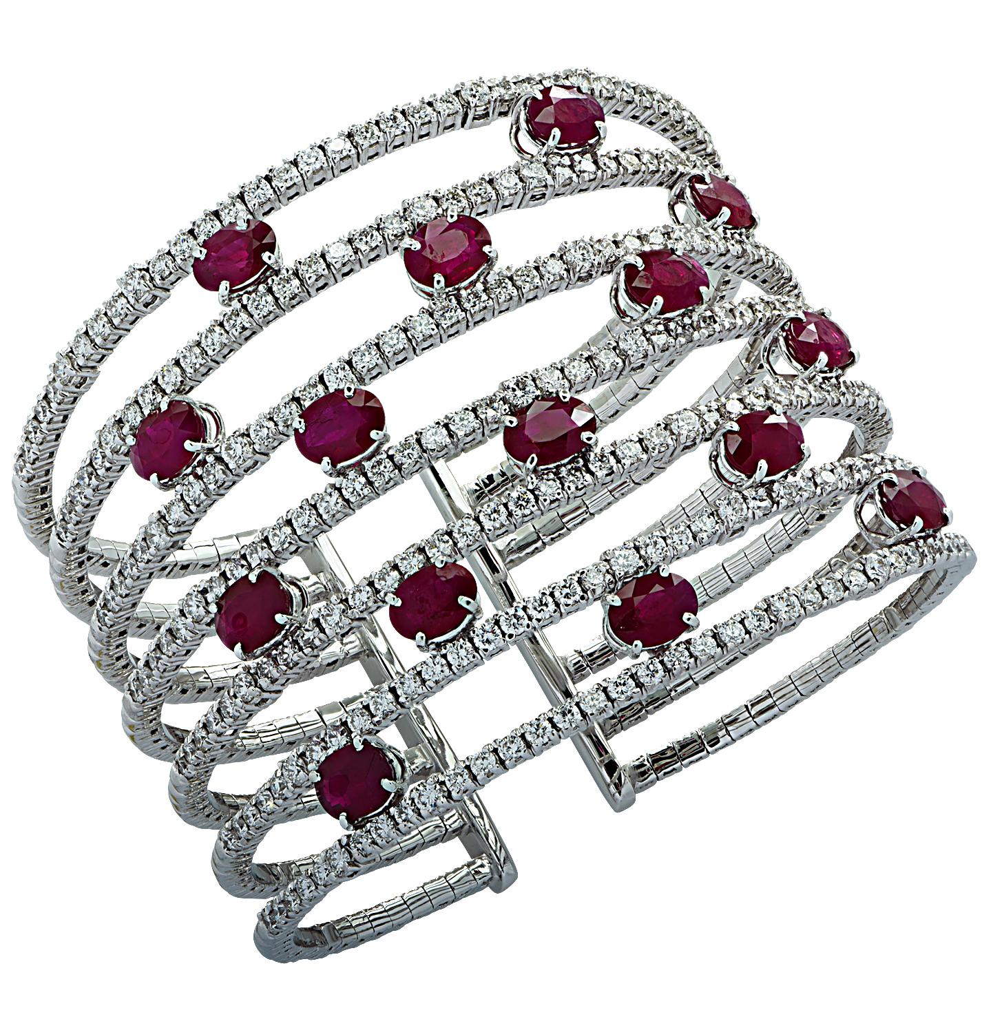Vivid Diamonds Burma Ruby & Diamon Cuff Bangle Bracelet In Excellent Condition For Sale In Miami, FL