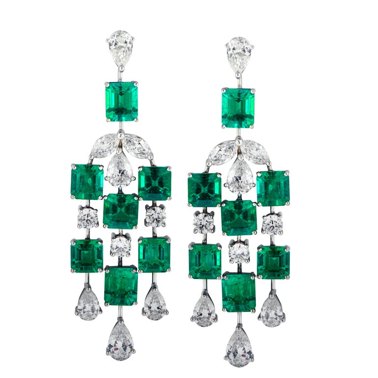 Vivid Diamonds Colombian Emerald and Diamond Dangle Earrings at 1stDibs