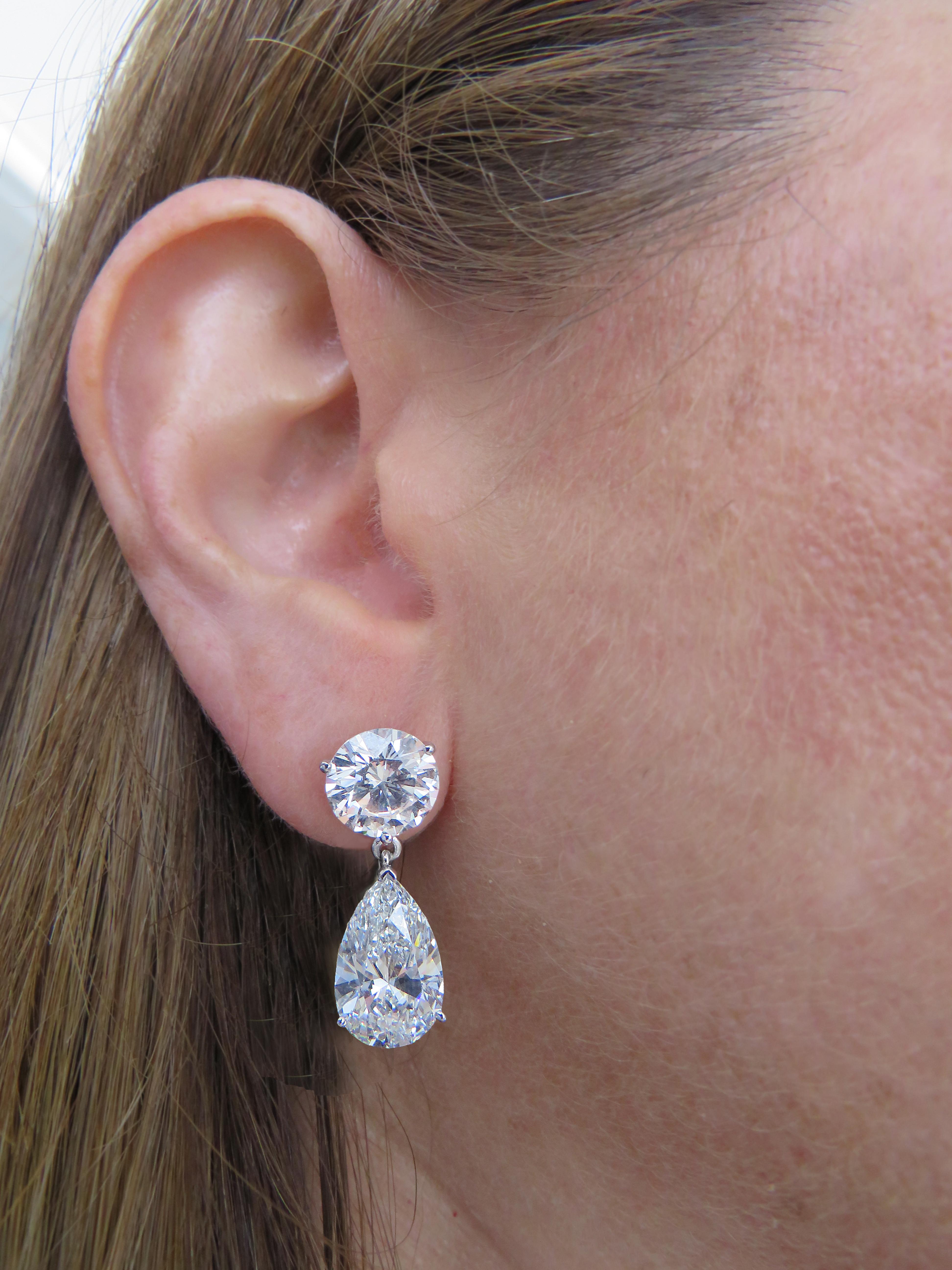 Vivid Diamonds GIA Certified 14.8 Carat Dangle Diamond Earrings For Sale 1