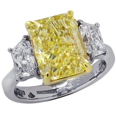Vivid Diamonds Anello con diamante giallo Nature Fancy certificato GIA da 4,57 carati