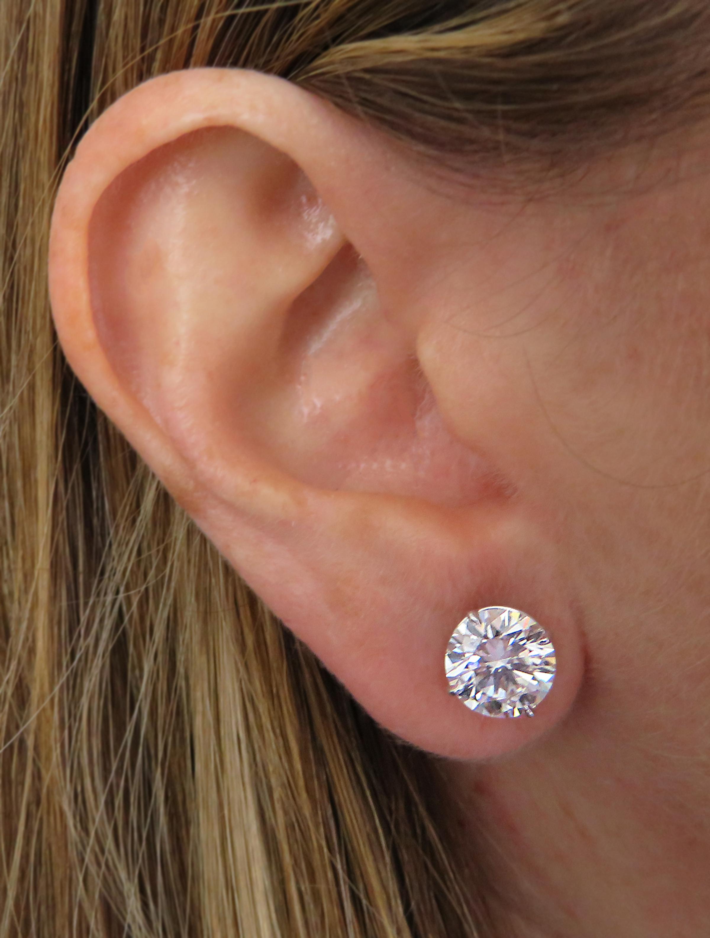 Women's or Men's Vivid Diamonds GIA Certified 4.97 Carat Diamond Solitaire Stud Earrings