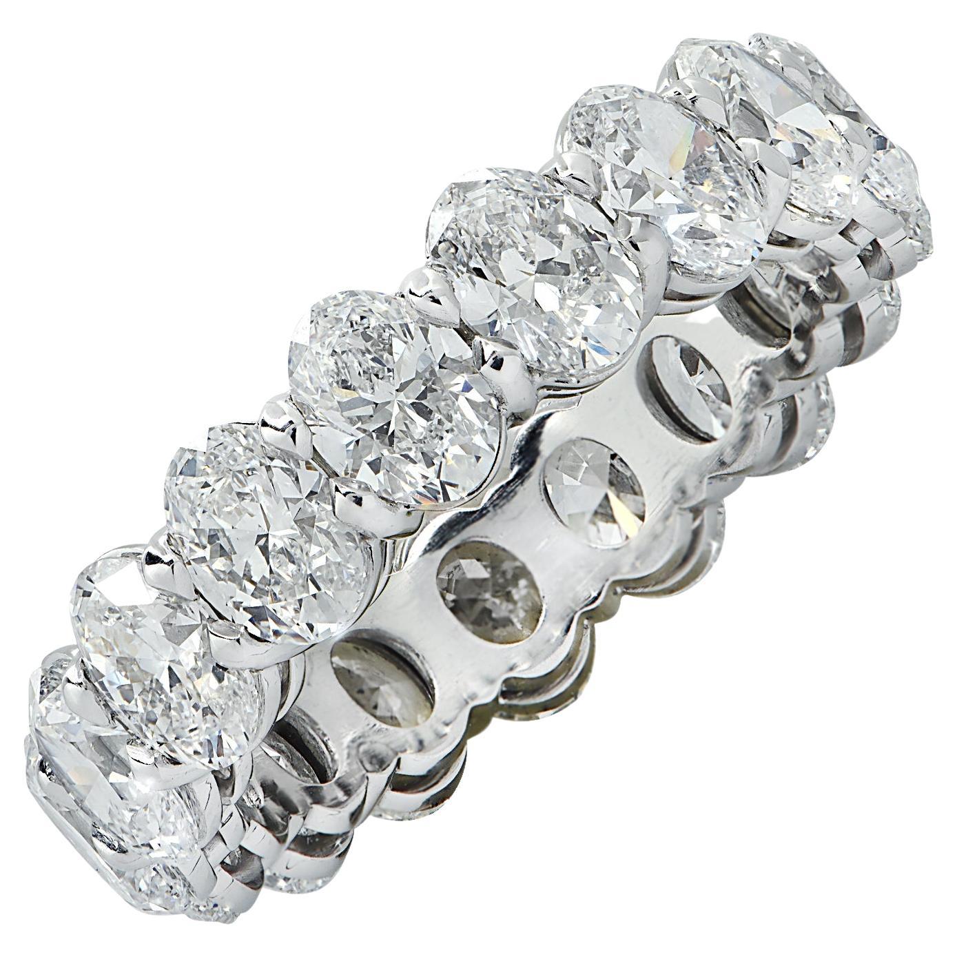 Memoryring mit lebhaften Diamanten, GIA-zertifizierter 5,10 Karat Diamant im Ovalschliff im Angebot