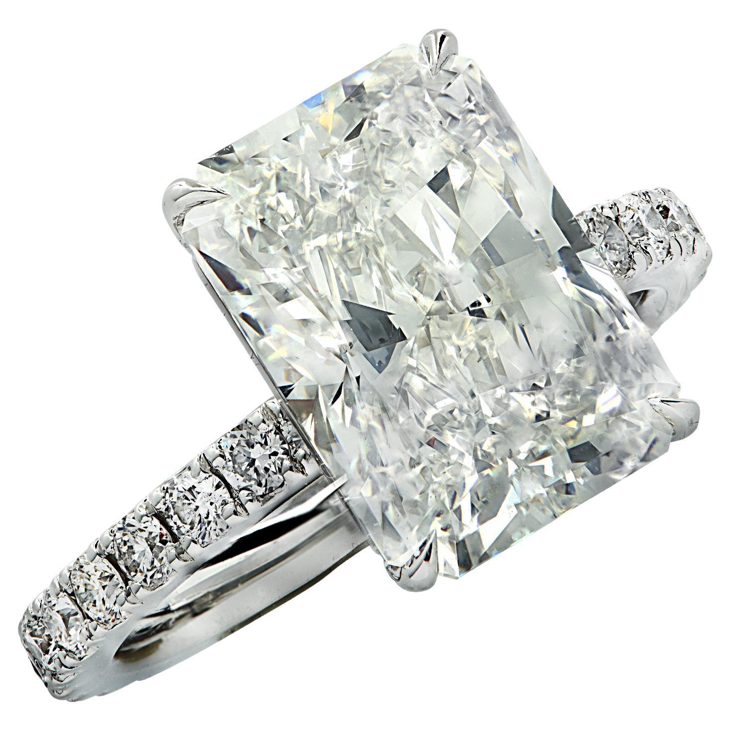 Vivid Diamonds GIA Certified 5.25 Carat Radiant Cut Diamond Engagement Ring For Sale