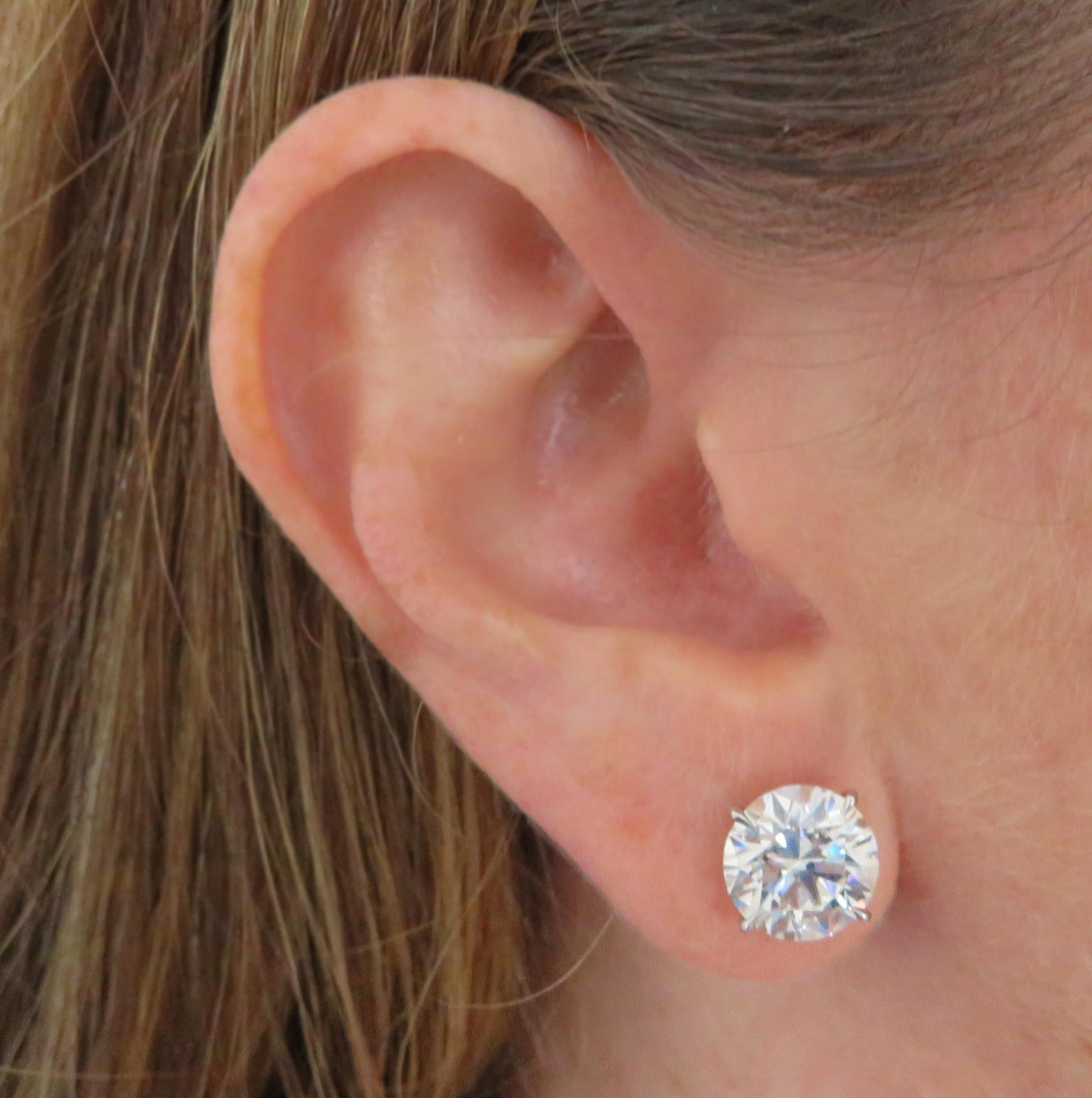Women's or Men's Vivid Diamonds GIA Certified 7.01 Carat Diamond Solitaire Stud Earrings For Sale