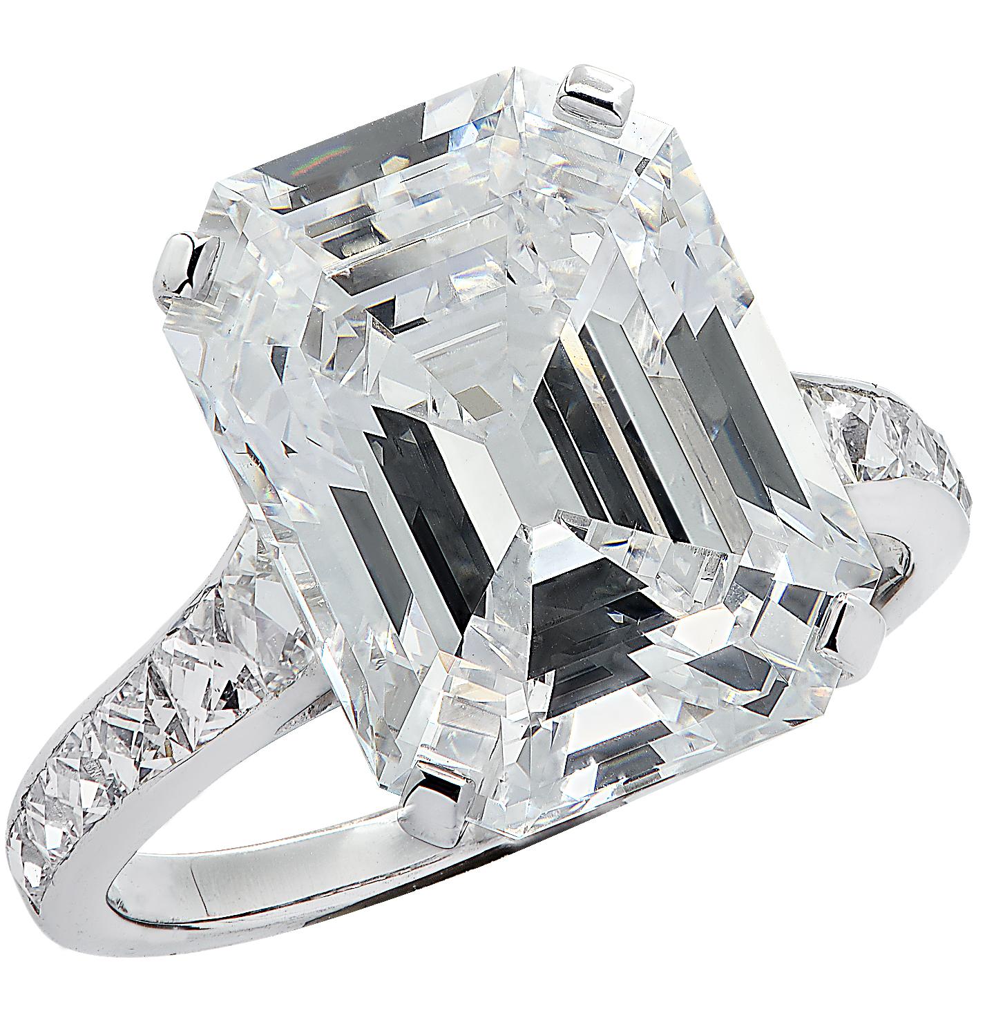Vivid Diamonds GIA Certified 7.23 Carat Emerald Cut Diamond Engagement Ring In New Condition For Sale In Miami, FL