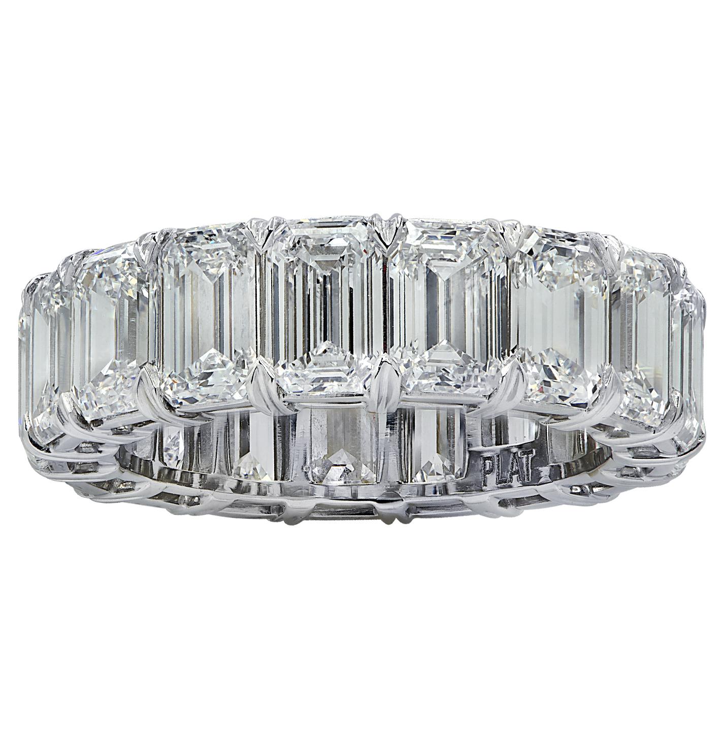 Taille émeraude Vivid Diamonds, bague d'éternité en diamants certifiés GIA de 9,47 carats en vente