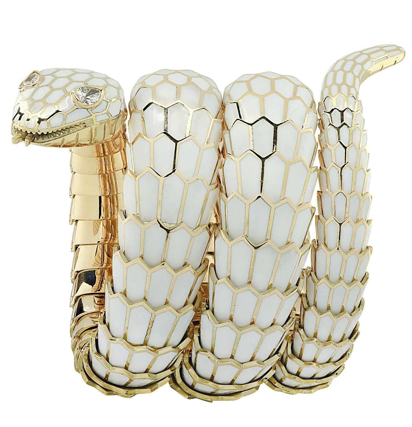 Moderne Bracelet serpent italien à triple enveloppe en diamants et émail, Vivid Diamonds  en vente