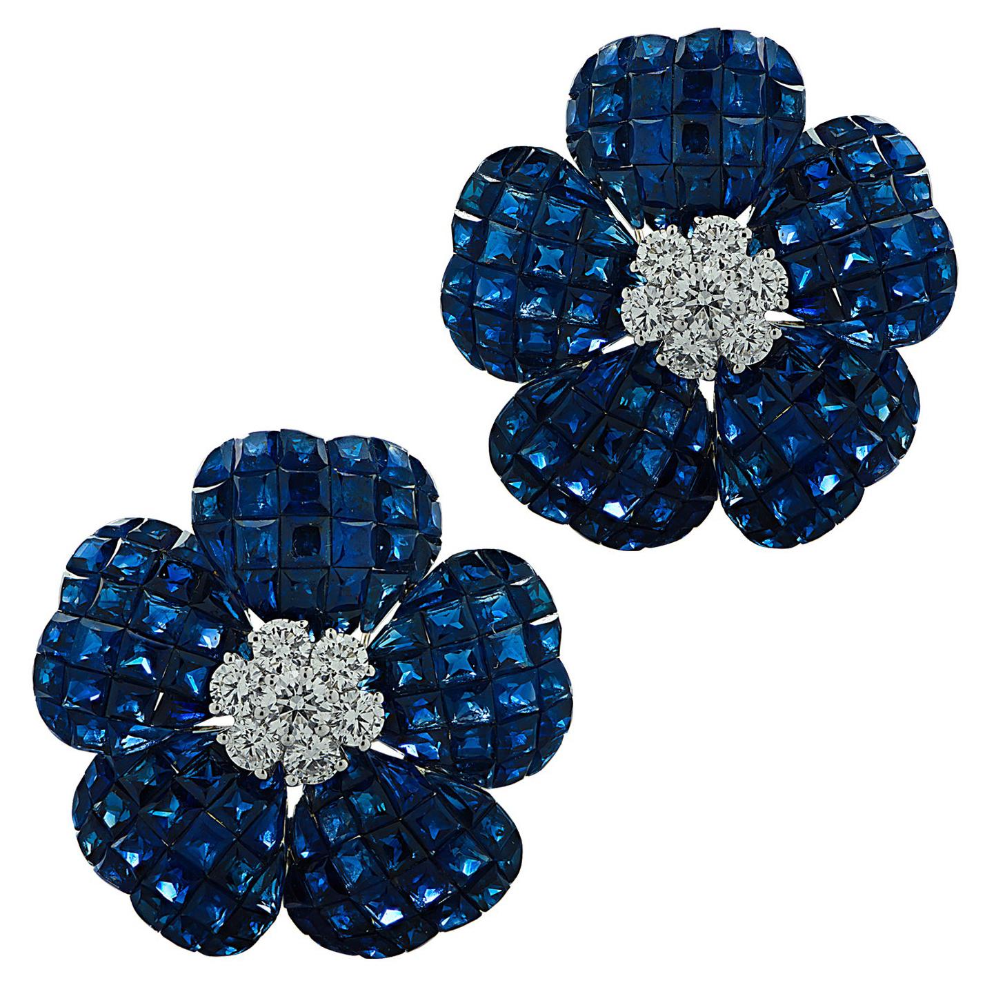 Boucles d'oreilles fleur en diamants, saphirs et diamants vifs