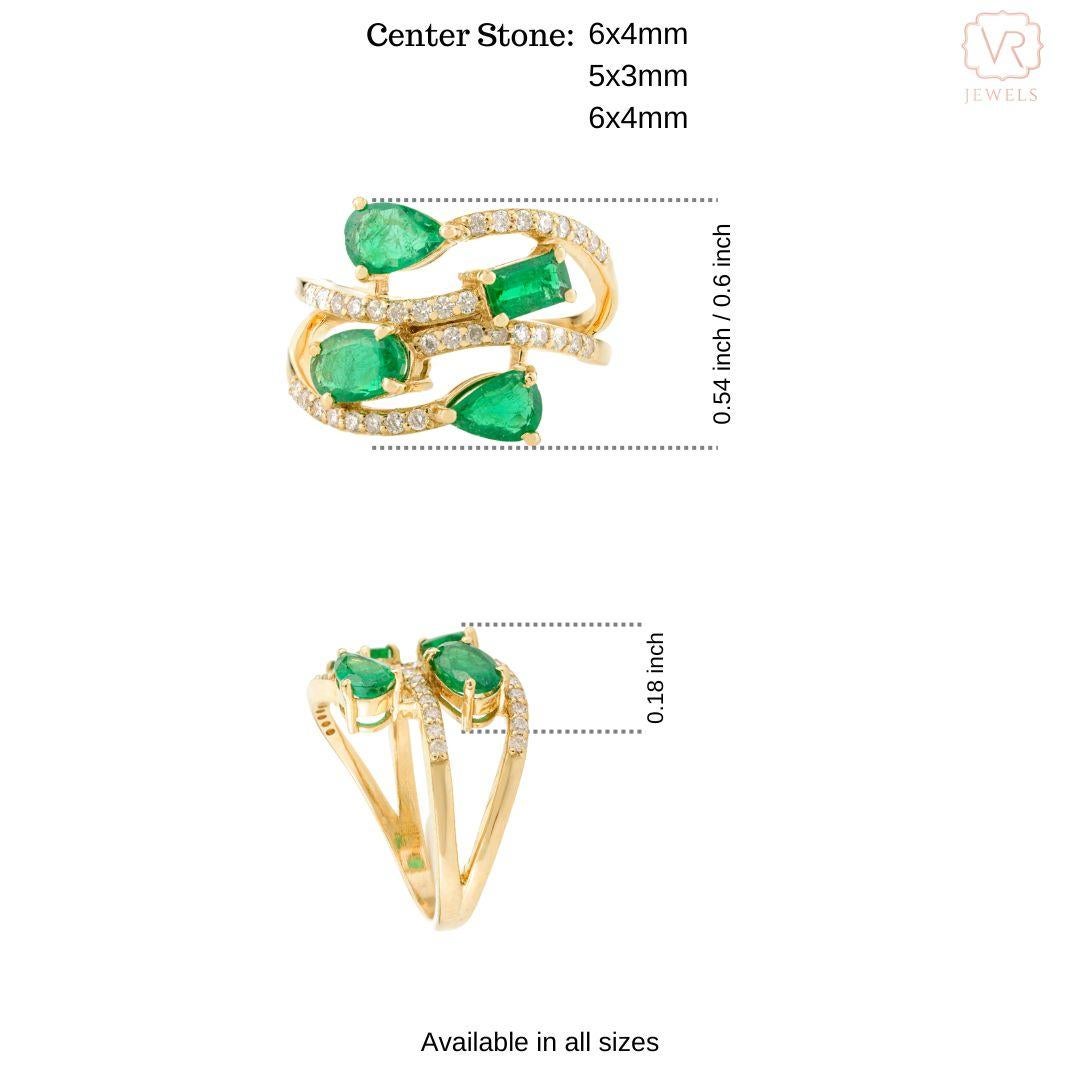 For Sale:  Vivid Emerald Diamond Wedding Band Ring in 18k Solid Yellow Gold for Women 10