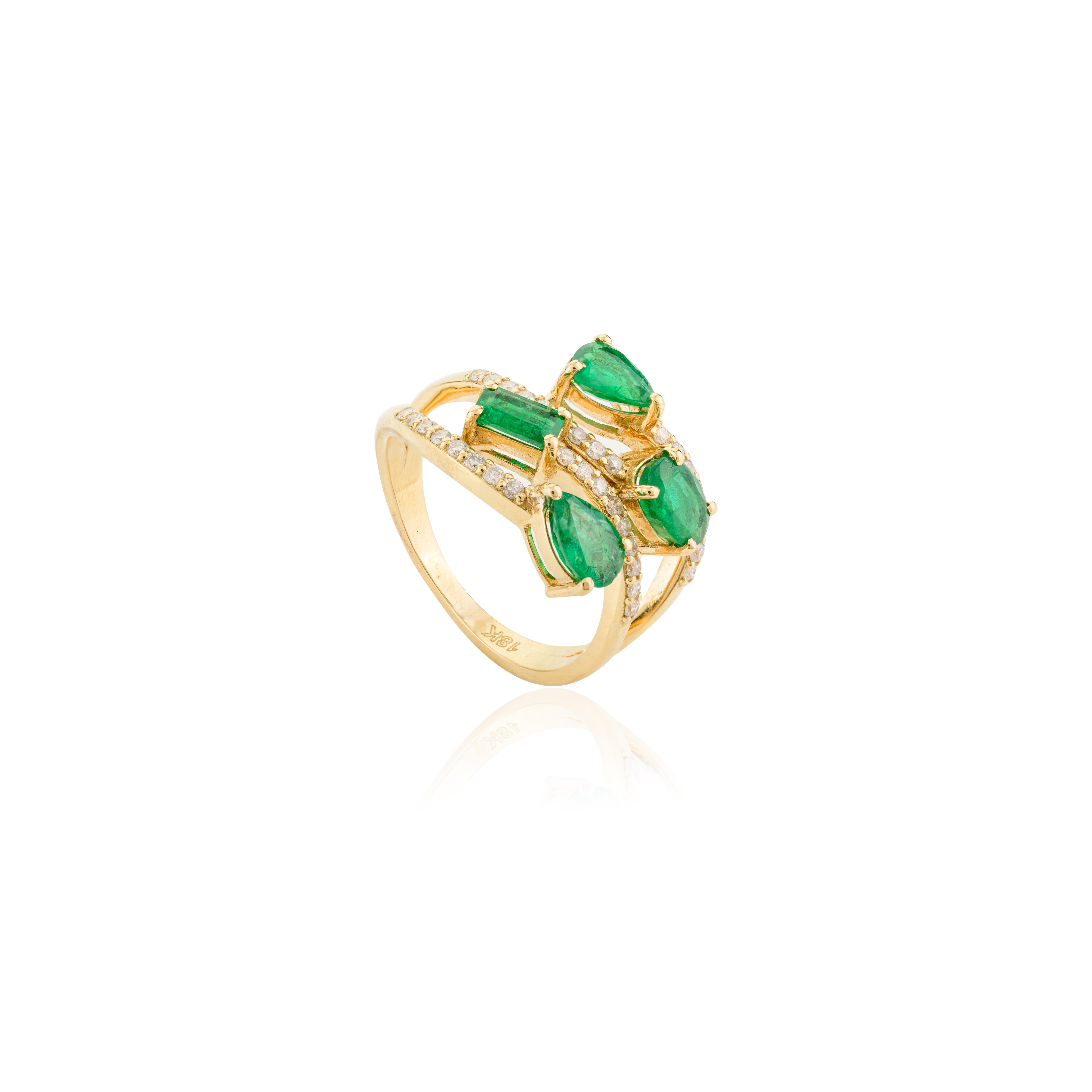 For Sale:  Vivid Emerald Diamond Wedding Band Ring in 18k Solid Yellow Gold for Women 8