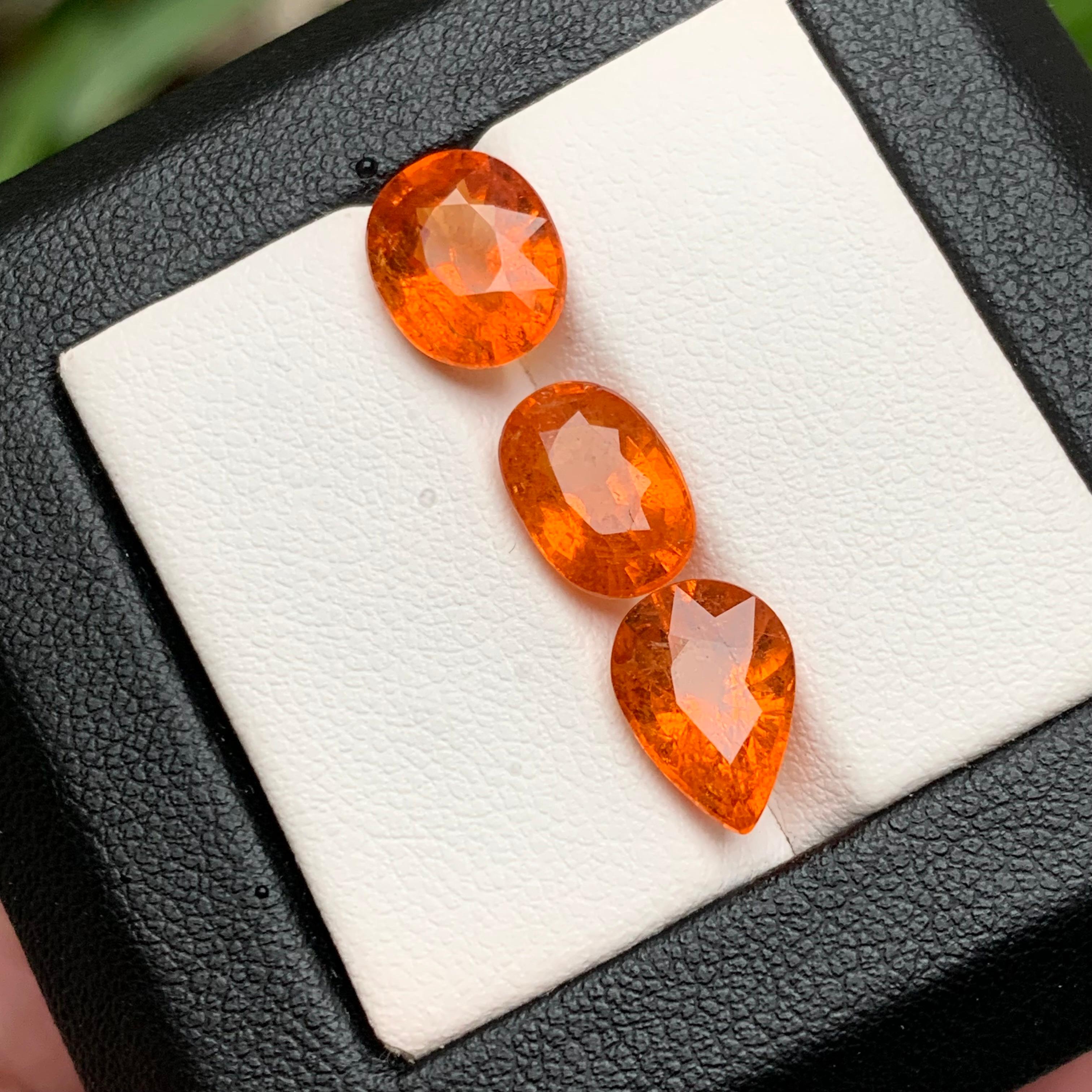 Espesartita natural de color naranja fanta vivo/Granate mandarín 10,40Ct-Joya Corte oval en venta
