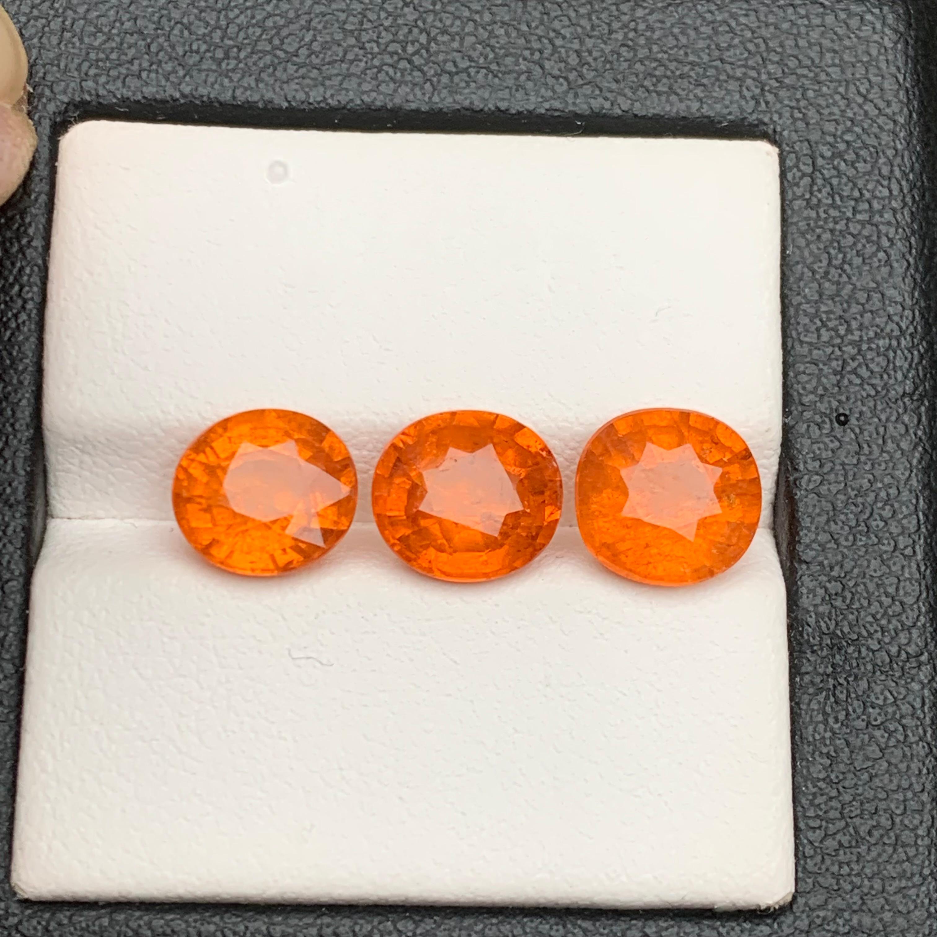 Espesartita natural de color naranja fanta vivo/Granate mandarín 8.60 Ct-Joya Corte oval en venta