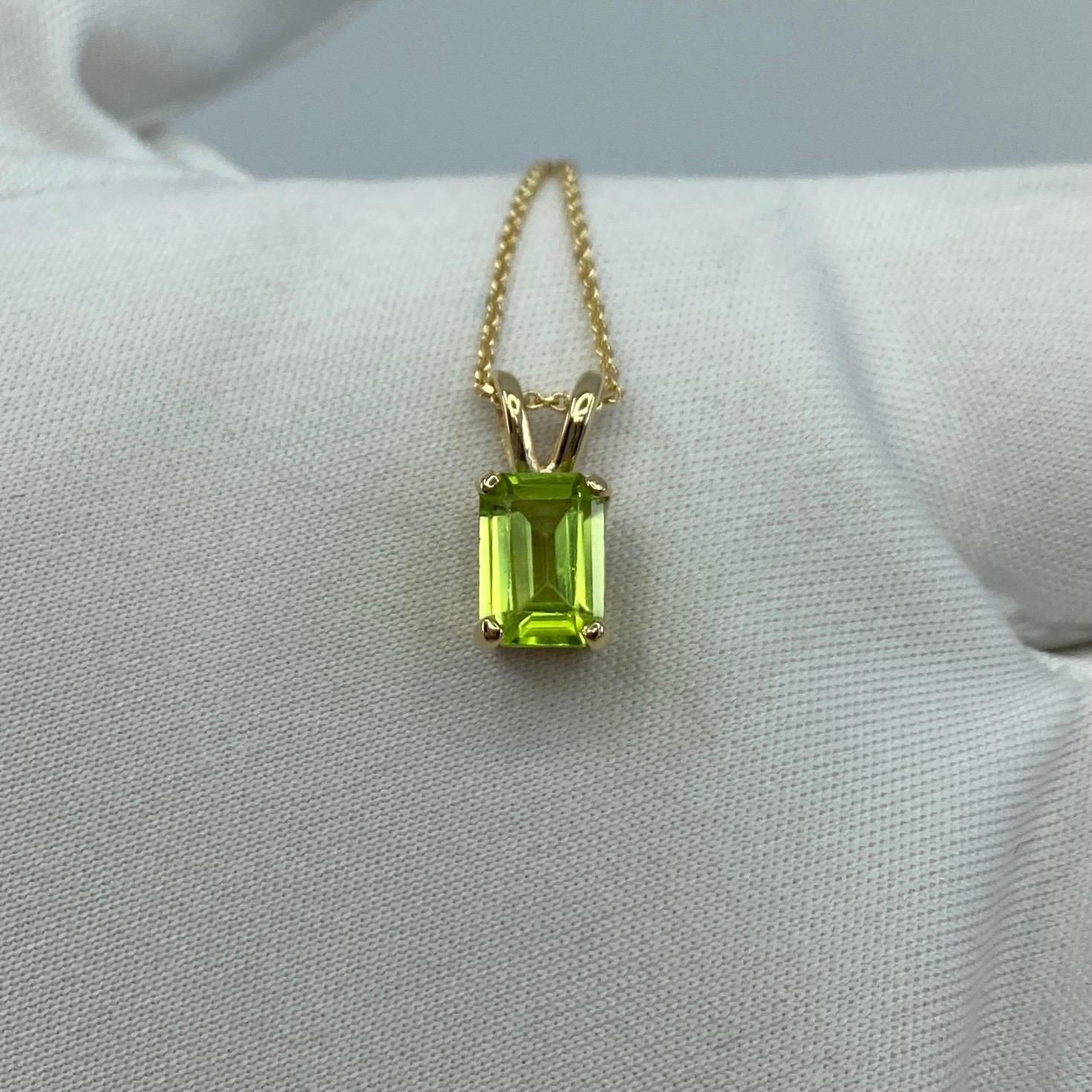 Women's or Men's Vivid Green 1 Carat Peridot Emerald Octagonal Cut Yellow Gold Pendant Necklace