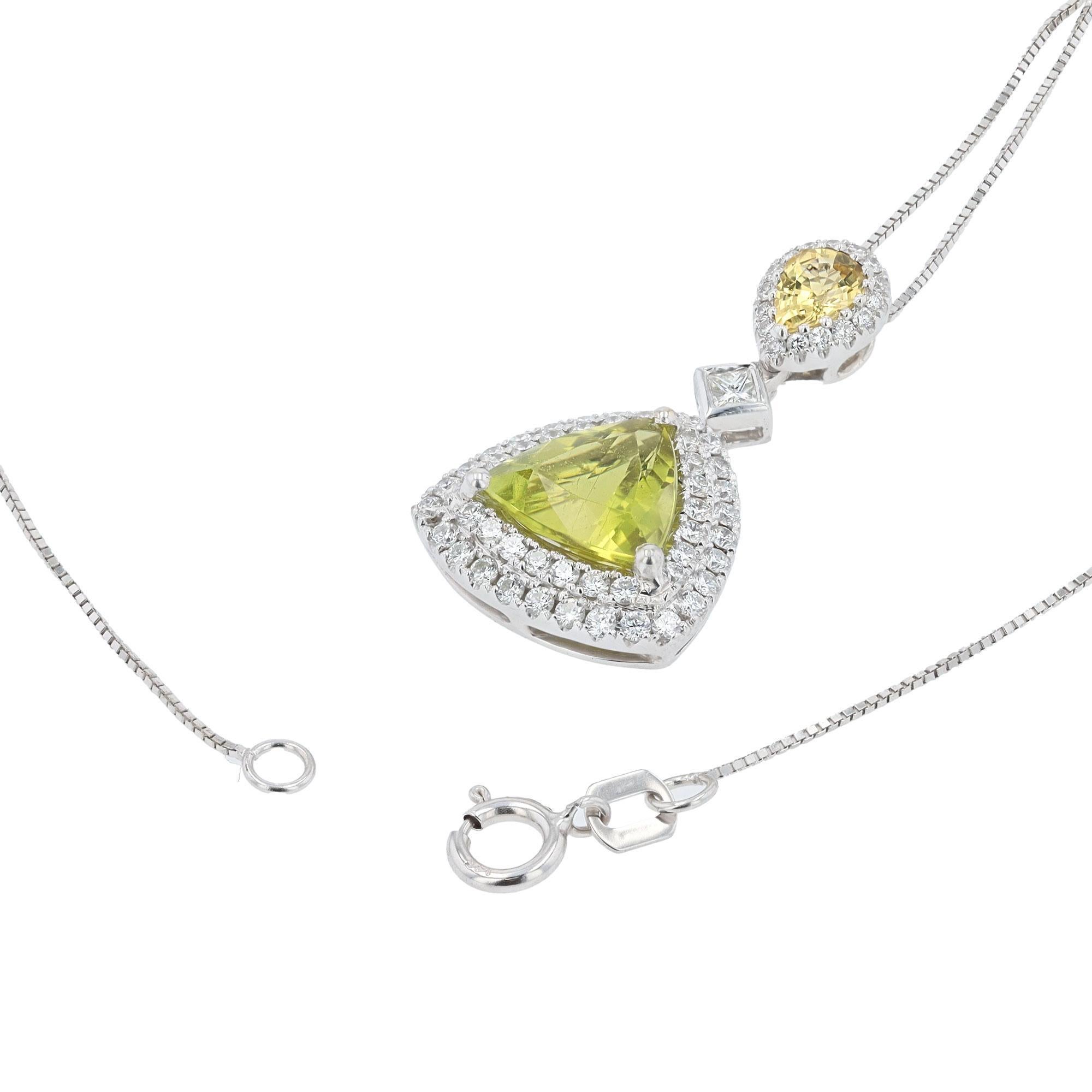 Contemporaneo Collana con tormalina verde vivo da 2 carati e diamanti in oro bianco 18k in vendita