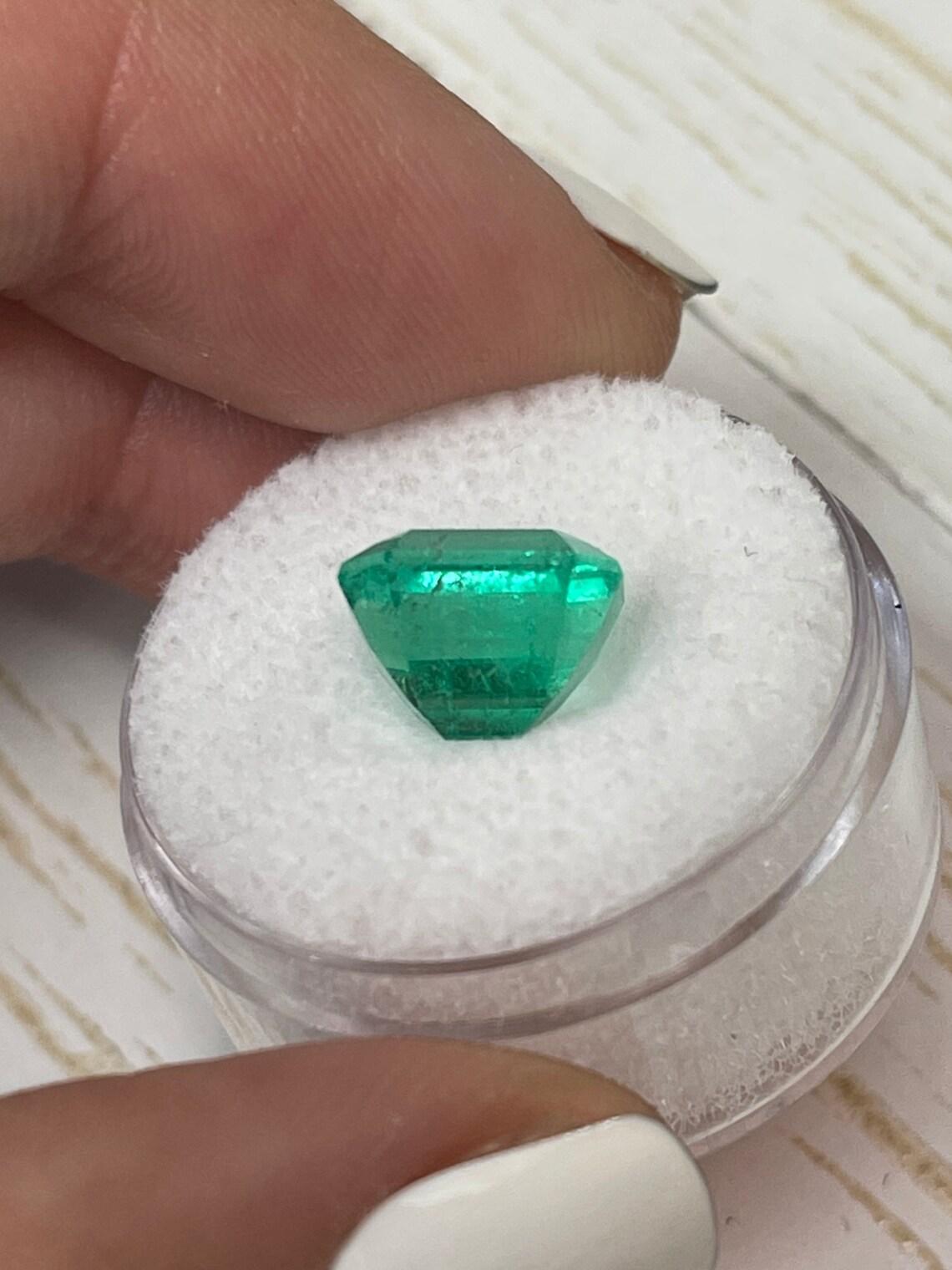 Vivid Green 4.26 Carat Emerald Cut Colombian Emerald Gem - May Birthstone For Sale 2