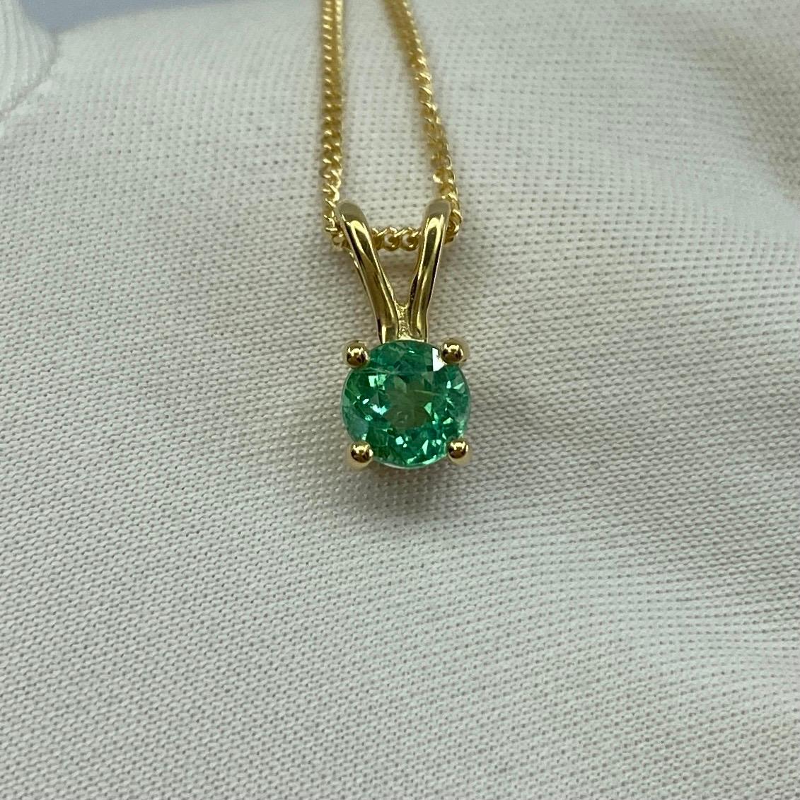 Vivid Green Colombian Emerald Round Cut 18k Yellow Gold Solitaire Pendant 7