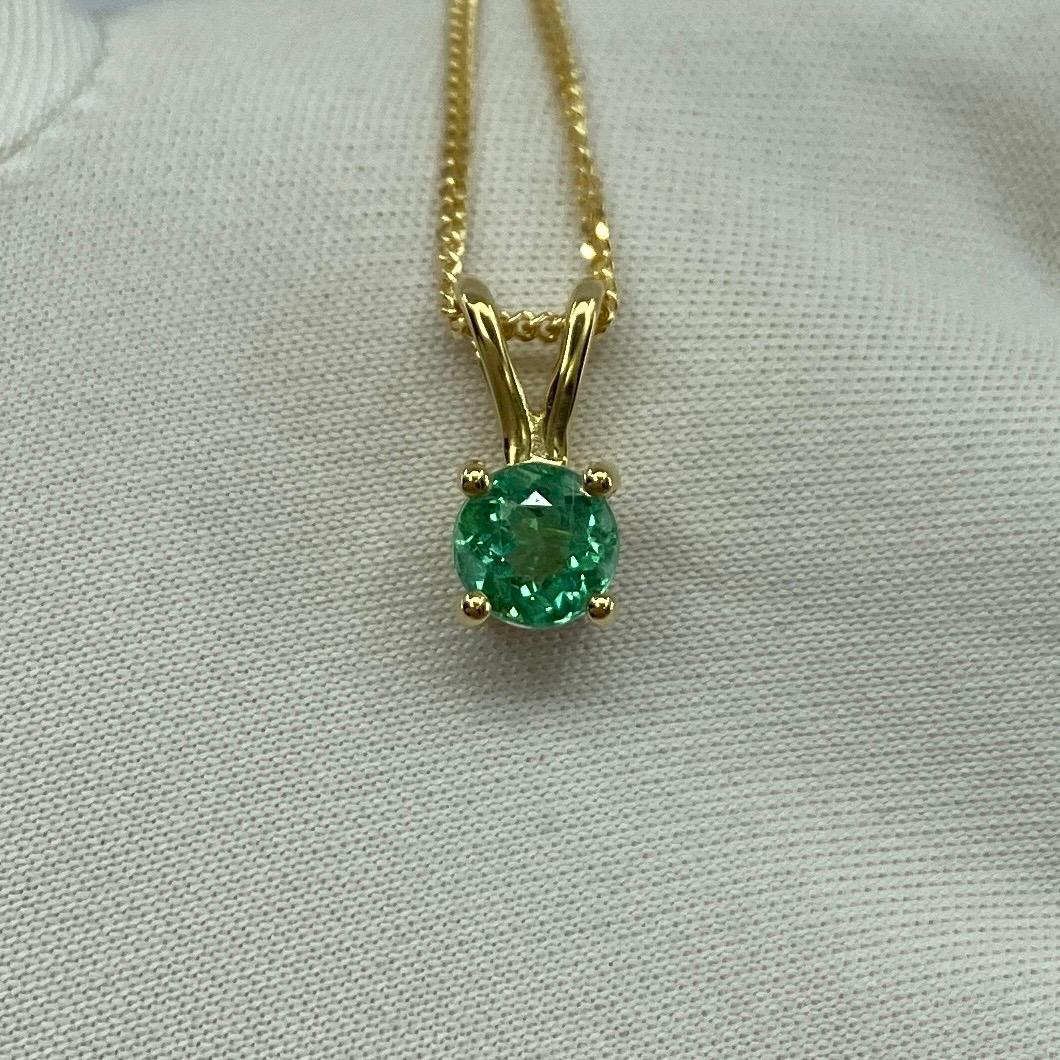 Vivid Green Colombian Emerald Round Cut 18k Yellow Gold Solitaire Pendant 1