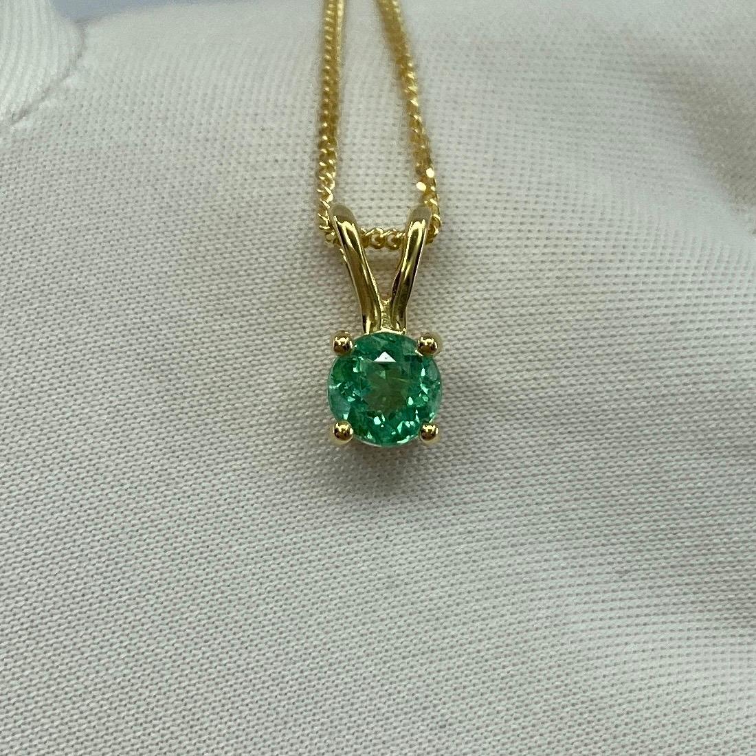 Vivid Green Colombian Emerald Round Cut 18k Yellow Gold Solitaire Pendant 3