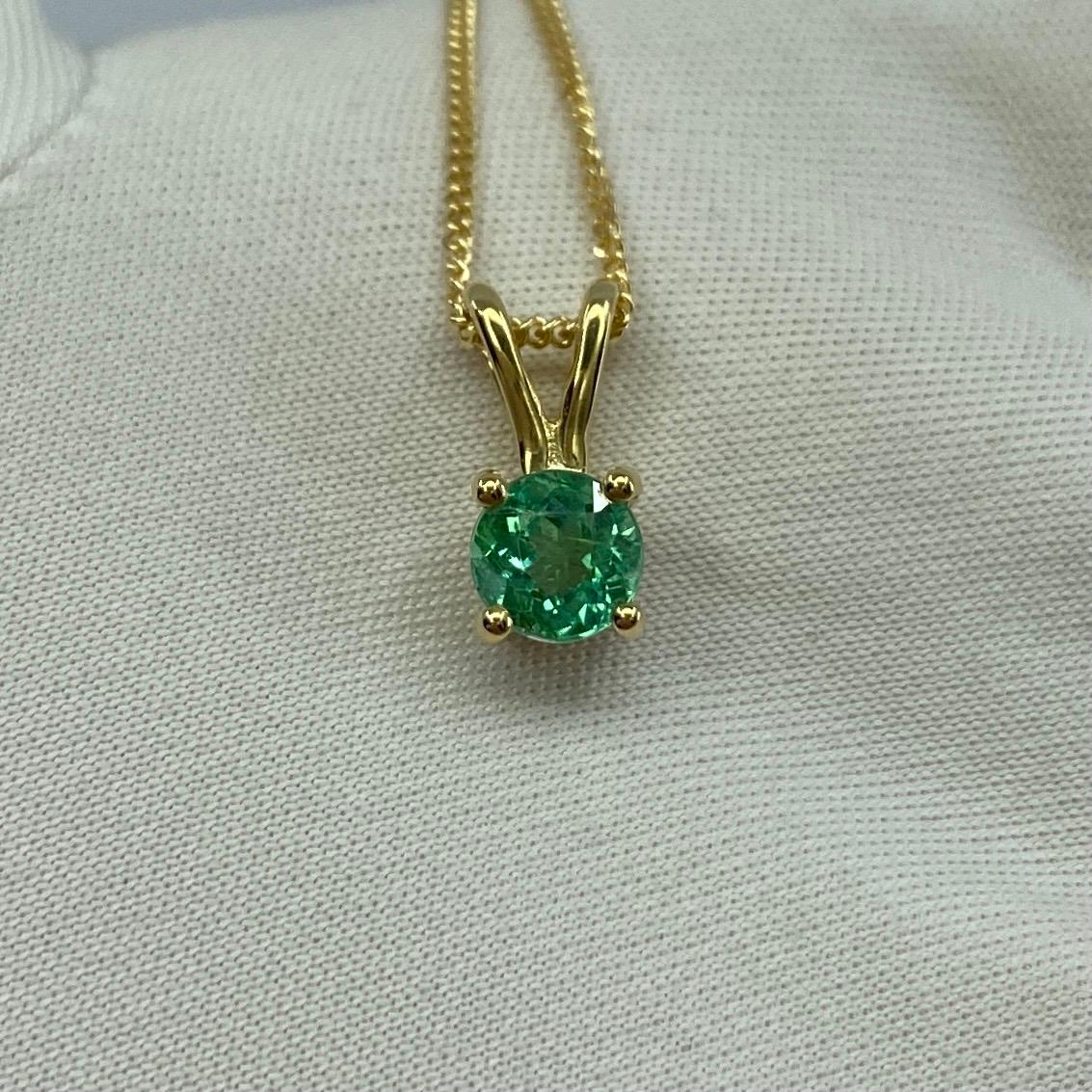 Vivid Green Colombian Emerald Round Cut 18k Yellow Gold Solitaire Pendant 4