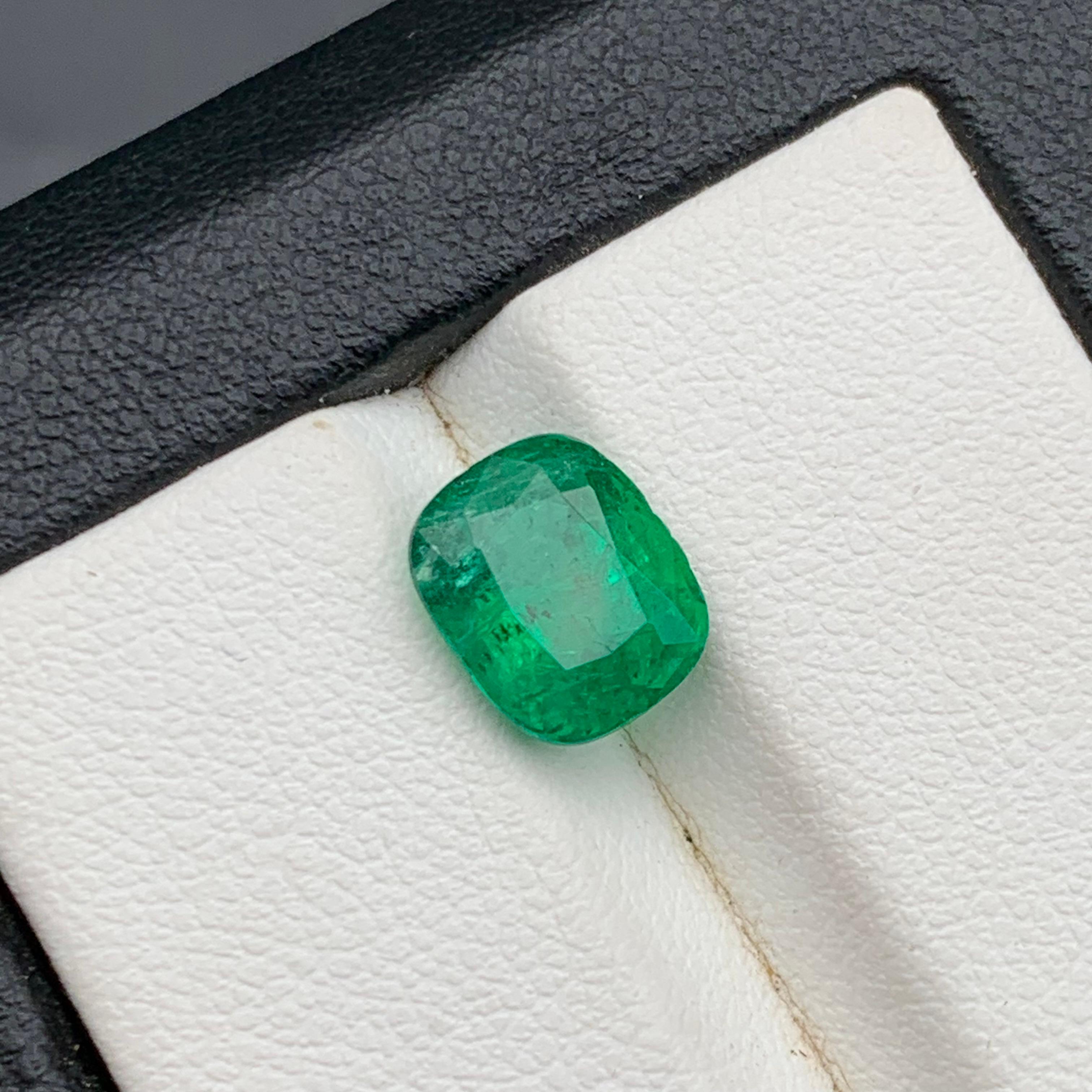 Smeraldo verde vivo da 2,55 carati, gemma naturale certificata, taglio a cuscino, Zambia in vendita 4