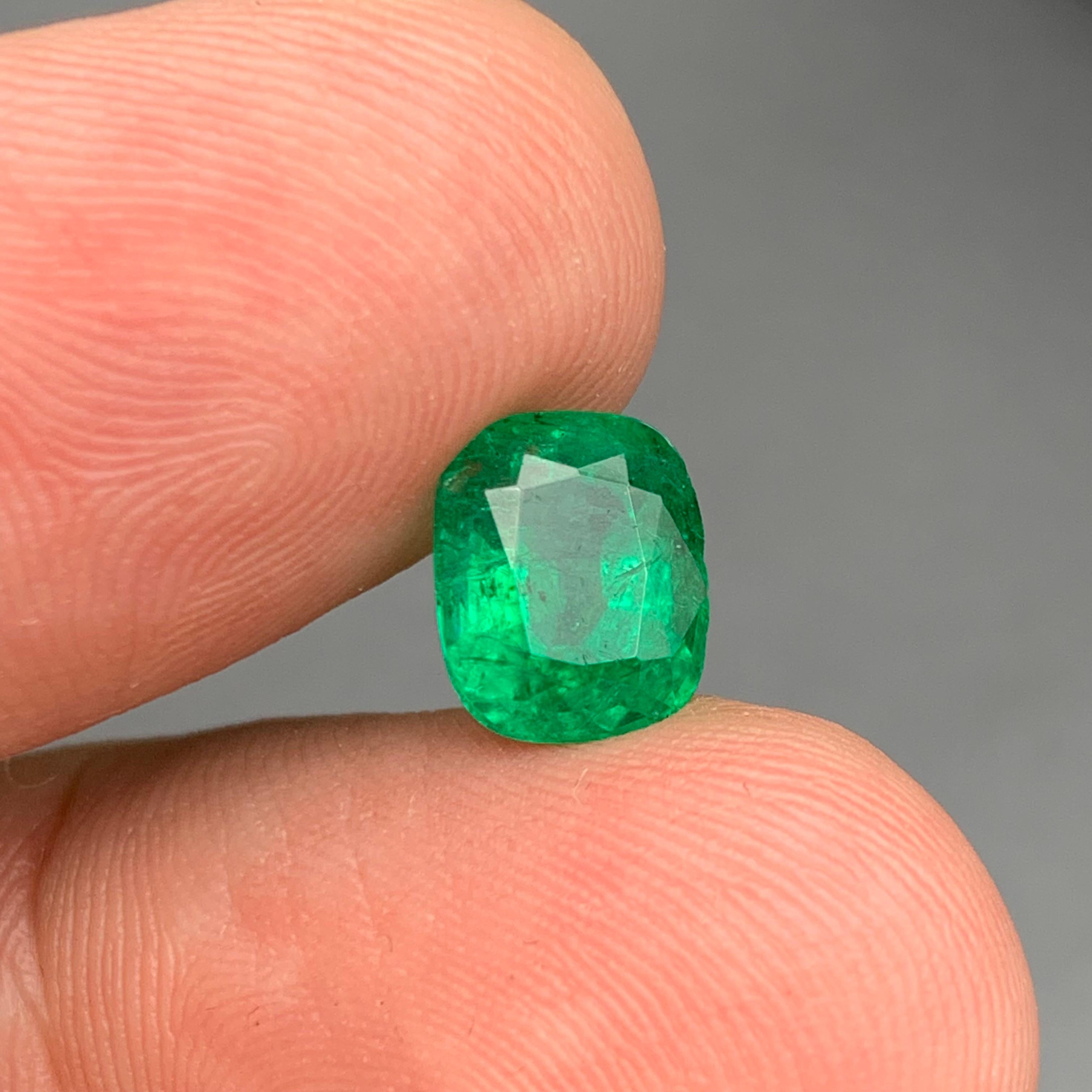 Smeraldo verde vivo da 2,55 carati, gemma naturale certificata, taglio a cuscino, Zambia in vendita 7