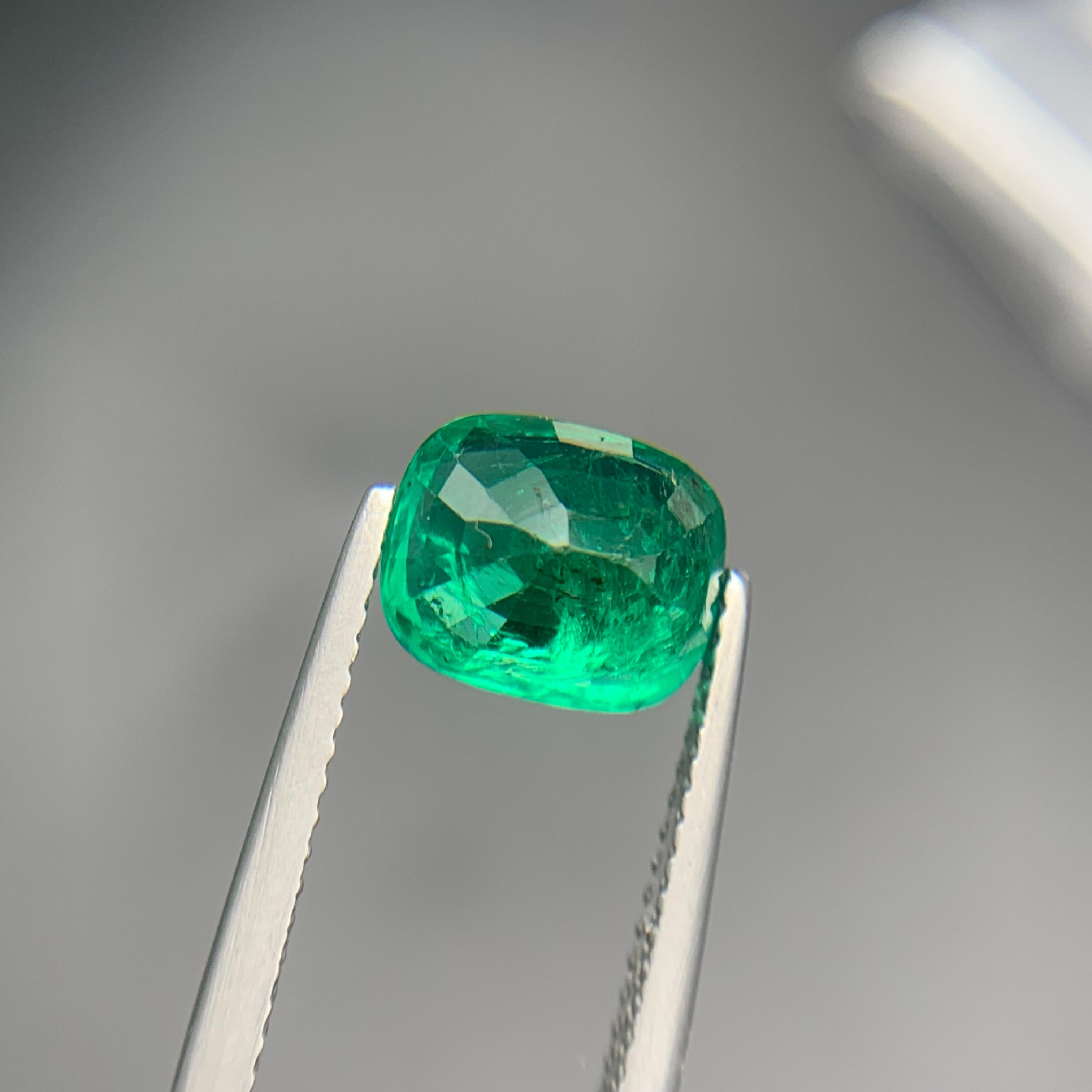 Smeraldo verde vivo da 2,55 carati, gemma naturale certificata, taglio a cuscino, Zambia in vendita 3
