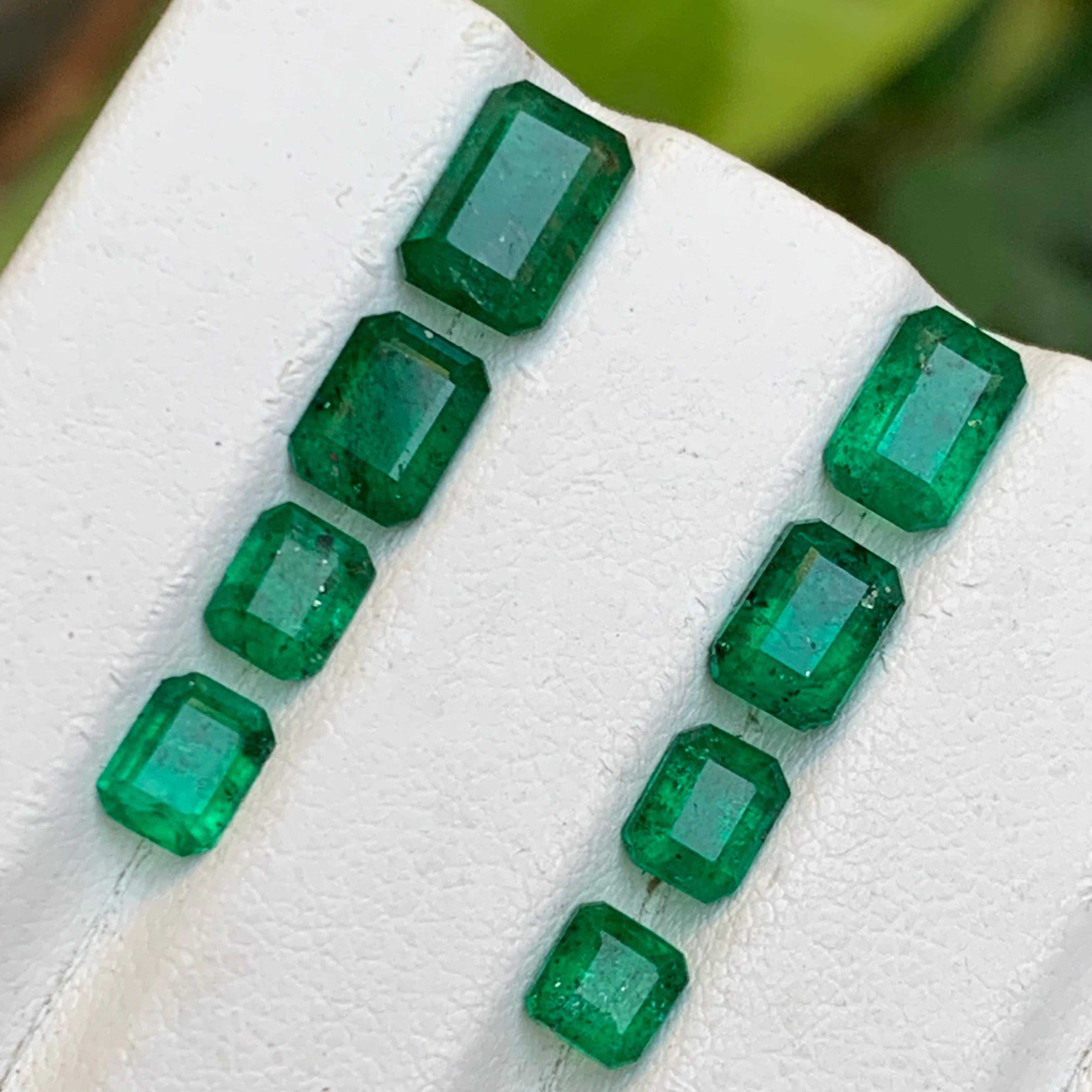 Esmeralda verde viva 6,87 ct Lote de piedras sueltas naturales tamaño joya de Swat en venta 4