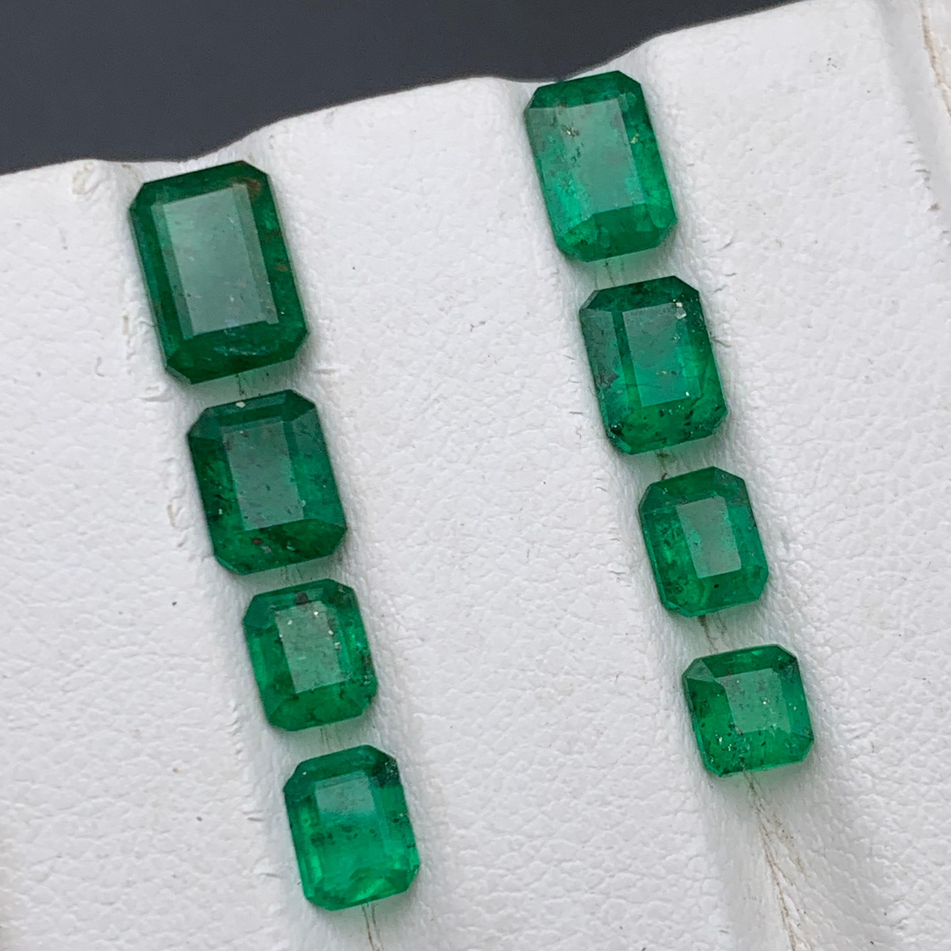 Esmeralda verde viva 6,87 ct Lote de piedras sueltas naturales tamaño joya de Swat en venta 5