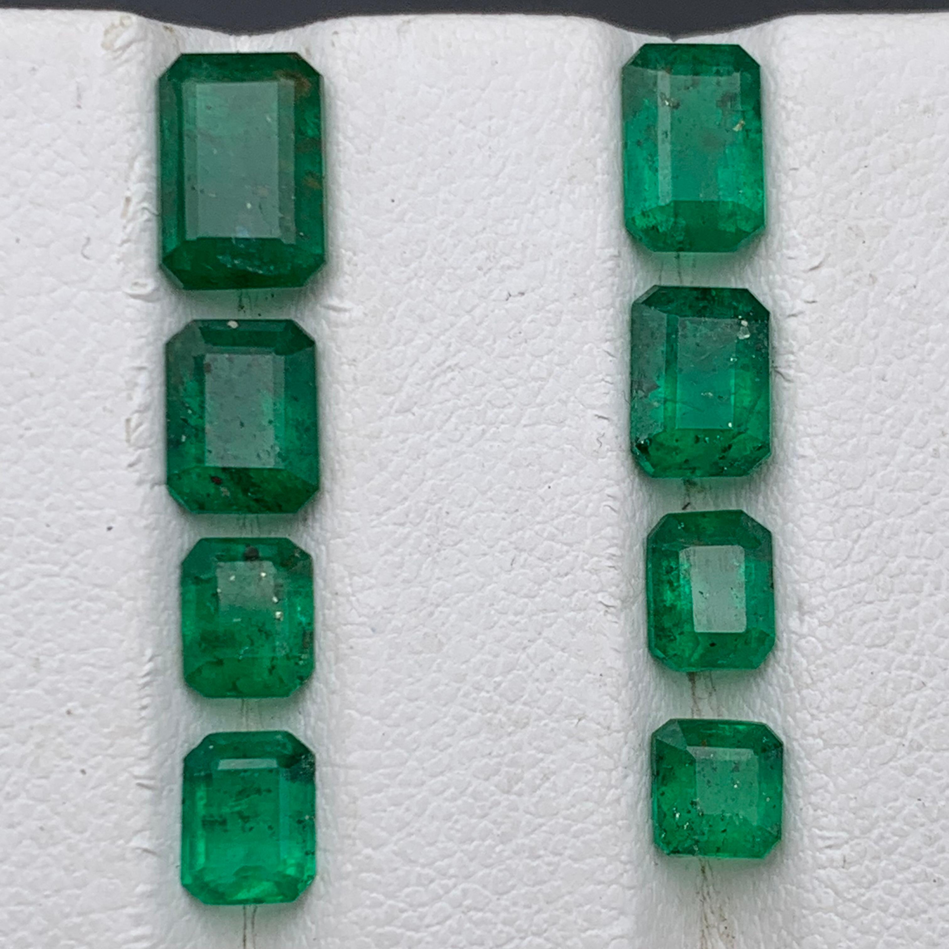 Esmeralda verde viva 6,87 ct Lote de piedras sueltas naturales tamaño joya de Swat Contemporáneo en venta