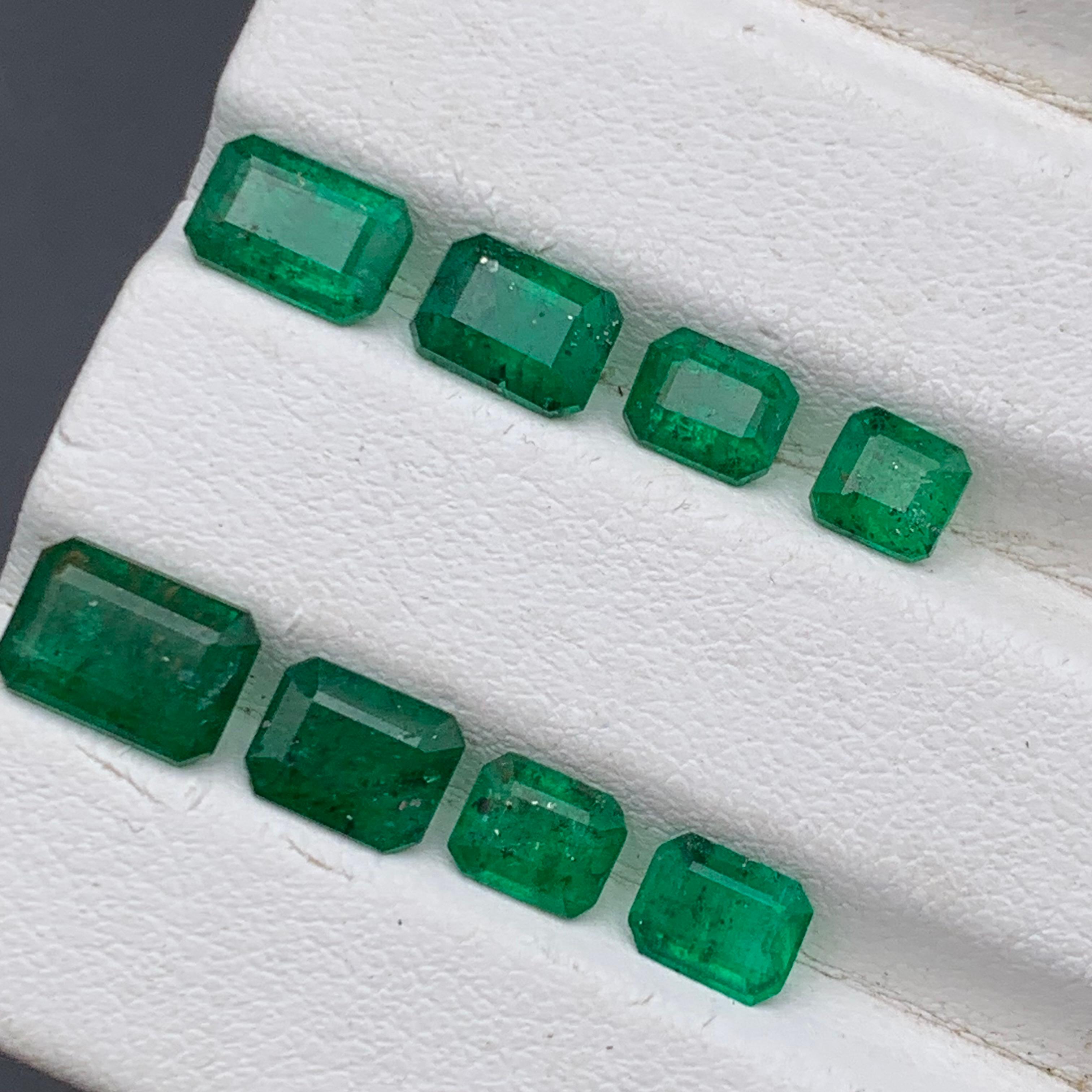 Esmeralda verde viva 6,87 ct Lote de piedras sueltas naturales tamaño joya de Swat Corte esmeralda en venta