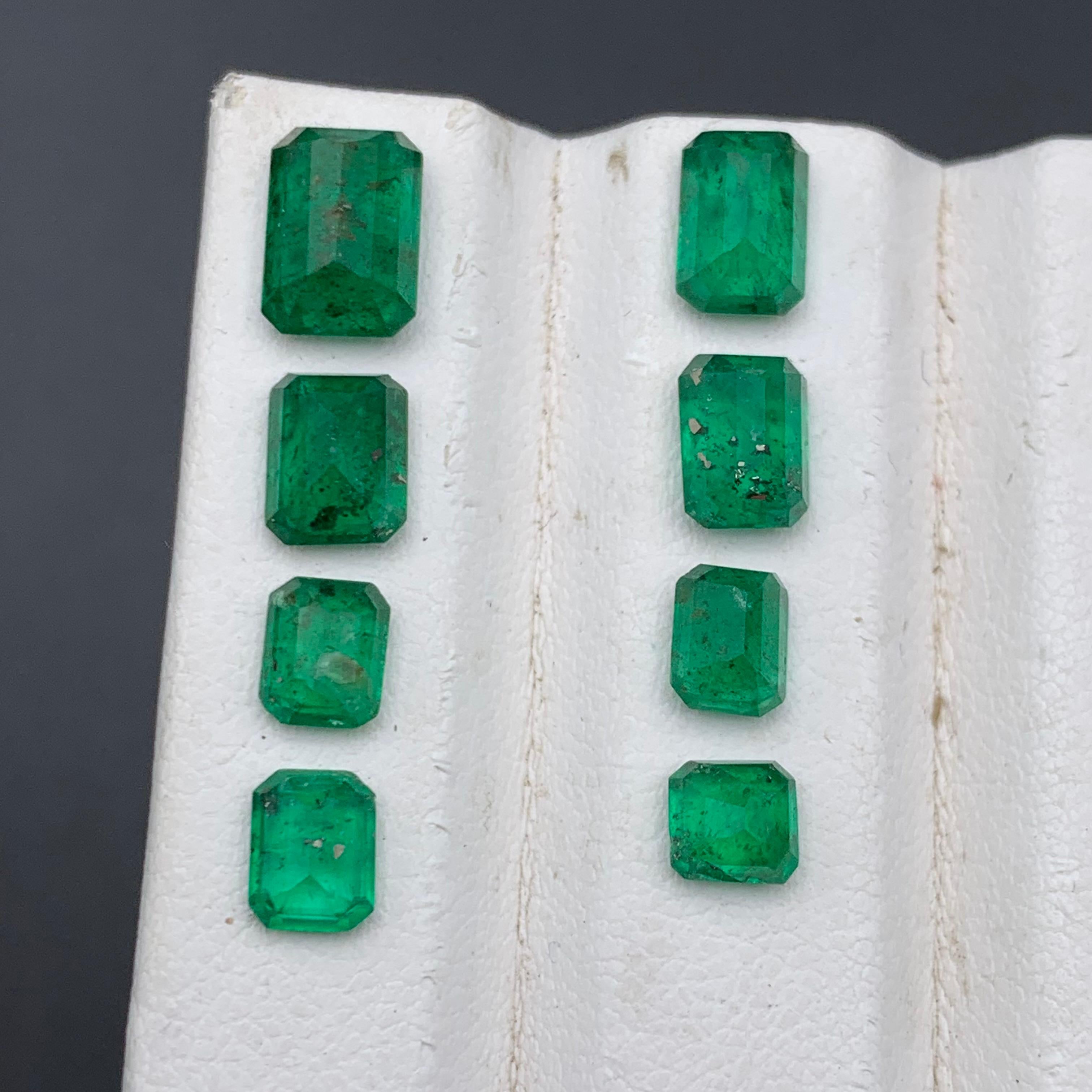 Esmeralda verde viva 6,87 ct Lote de piedras sueltas naturales tamaño joya de Swat en Nuevo estado para la venta en Peshawar, PK