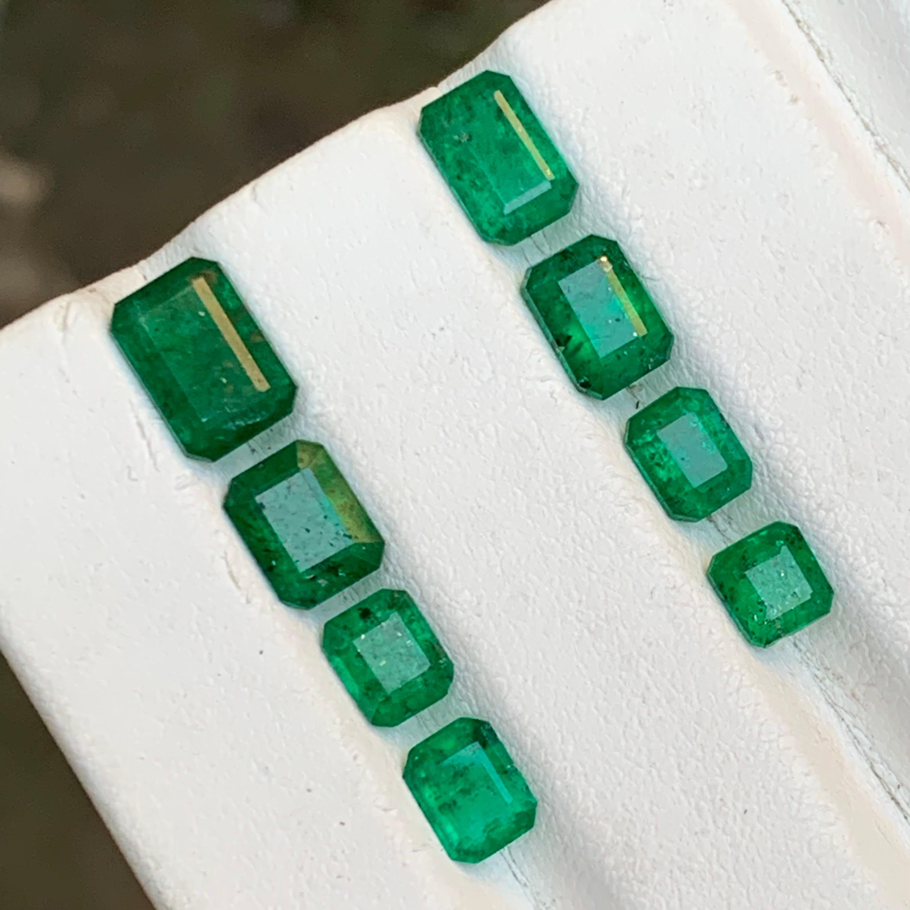 Esmeralda verde viva 6,87 ct Lote de piedras sueltas naturales tamaño joya de Swat en venta 1