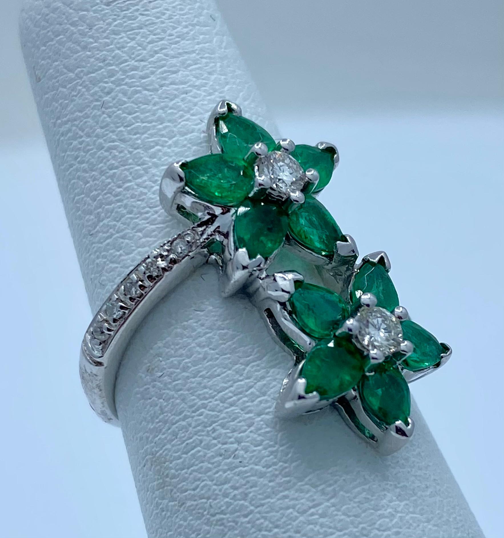 Pear Cut Vivid Green Emerald and Diamond 18 Karat White Gold Double Flower Ring