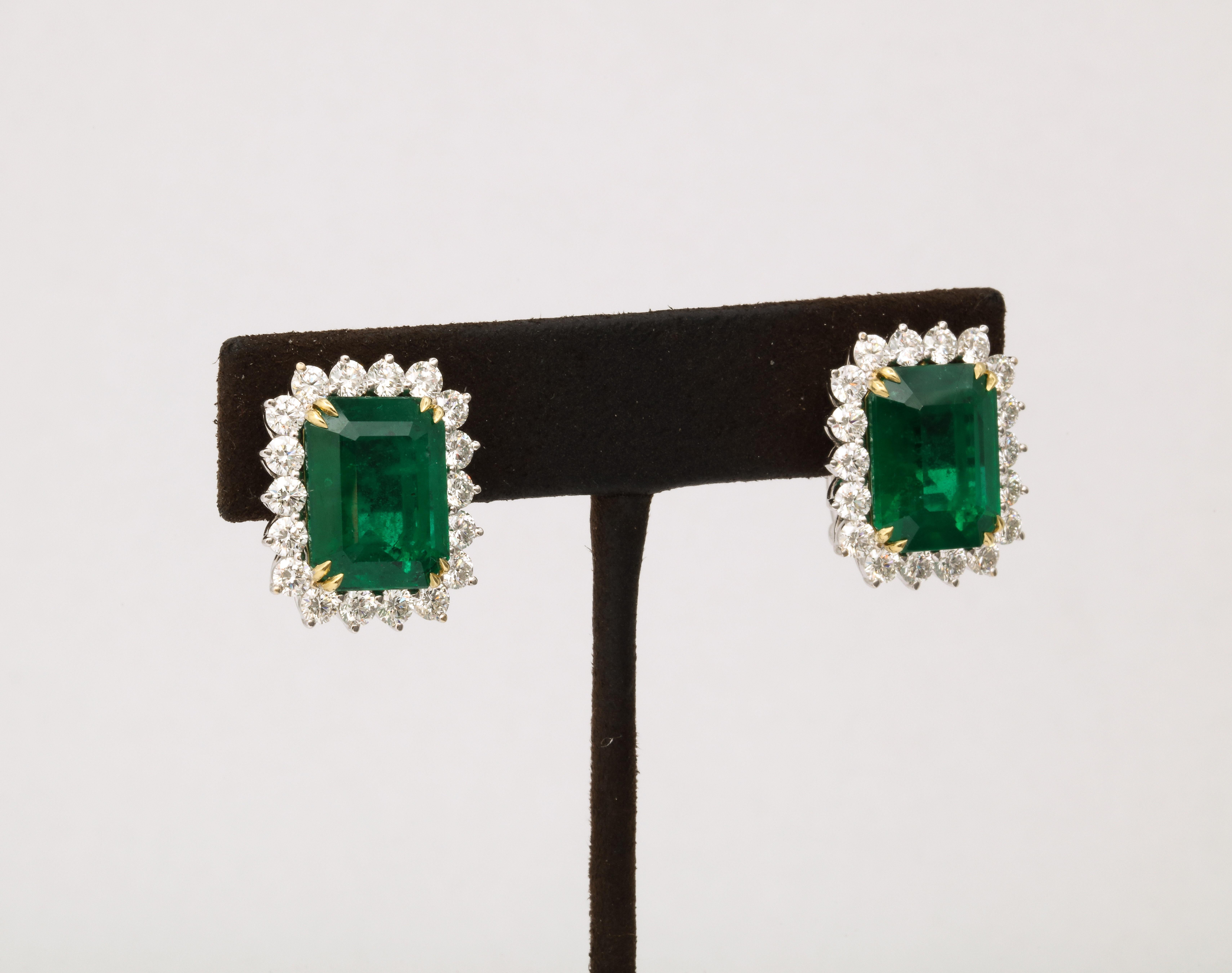Vivid Green Emerald and Diamond Earrings In New Condition For Sale In New York, NY