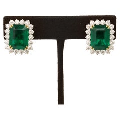 Vivid Green Smaragd und Diamant-Ohrringe