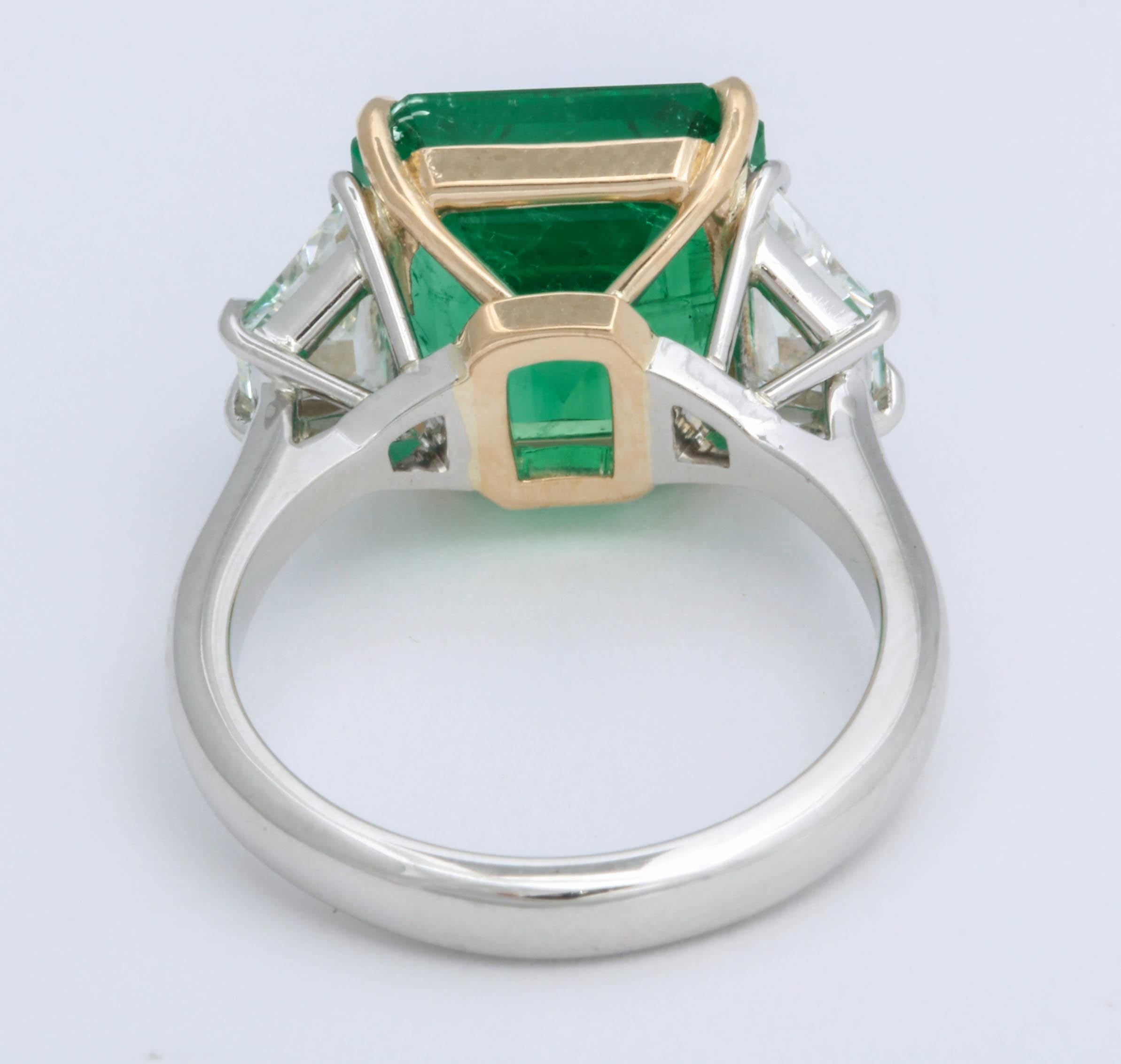 vivid green emerald