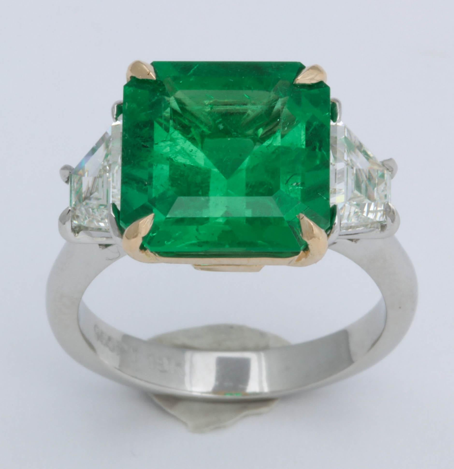 Vivid Green Muzo Colombian Emerald Ring In New Condition In New York, NY