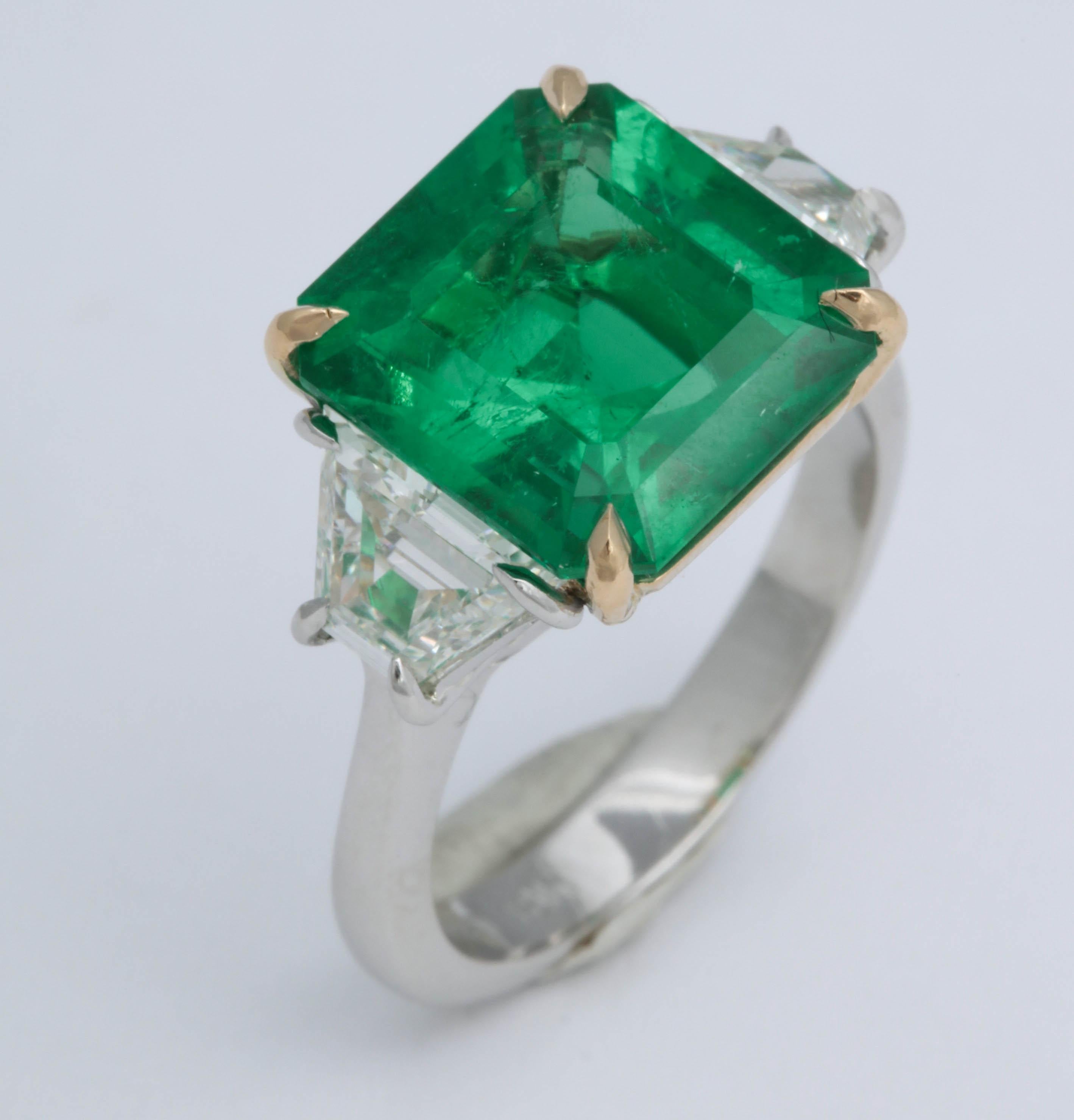 Women's Vivid Green Muzo Colombian Emerald Ring