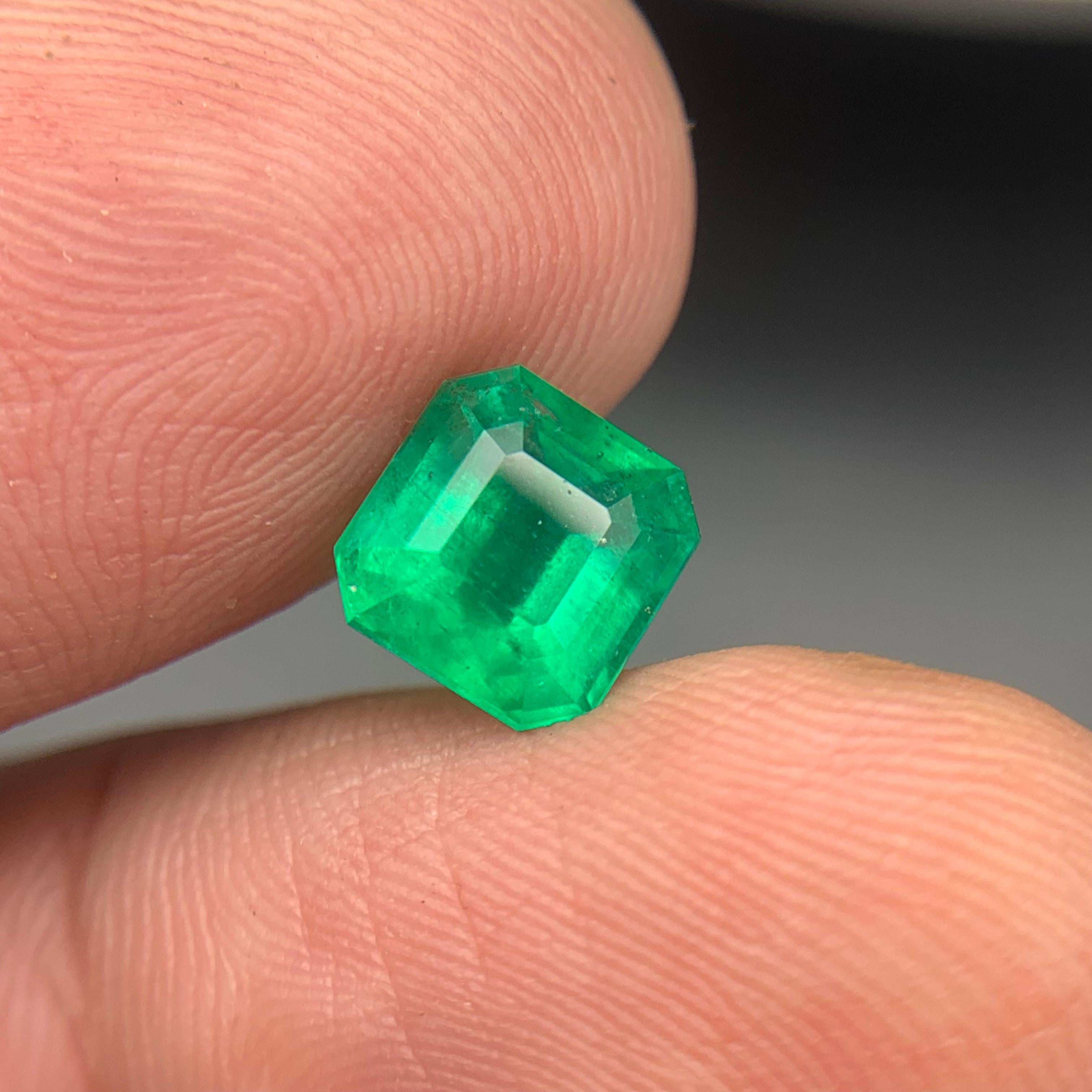 Lebendiger grüner natürlicher Smaragd 3.08 Ct Smaragdschliff Loser Edelstein für feinen Schmuck im Zustand „Neu“ im Angebot in Peshawar, PK