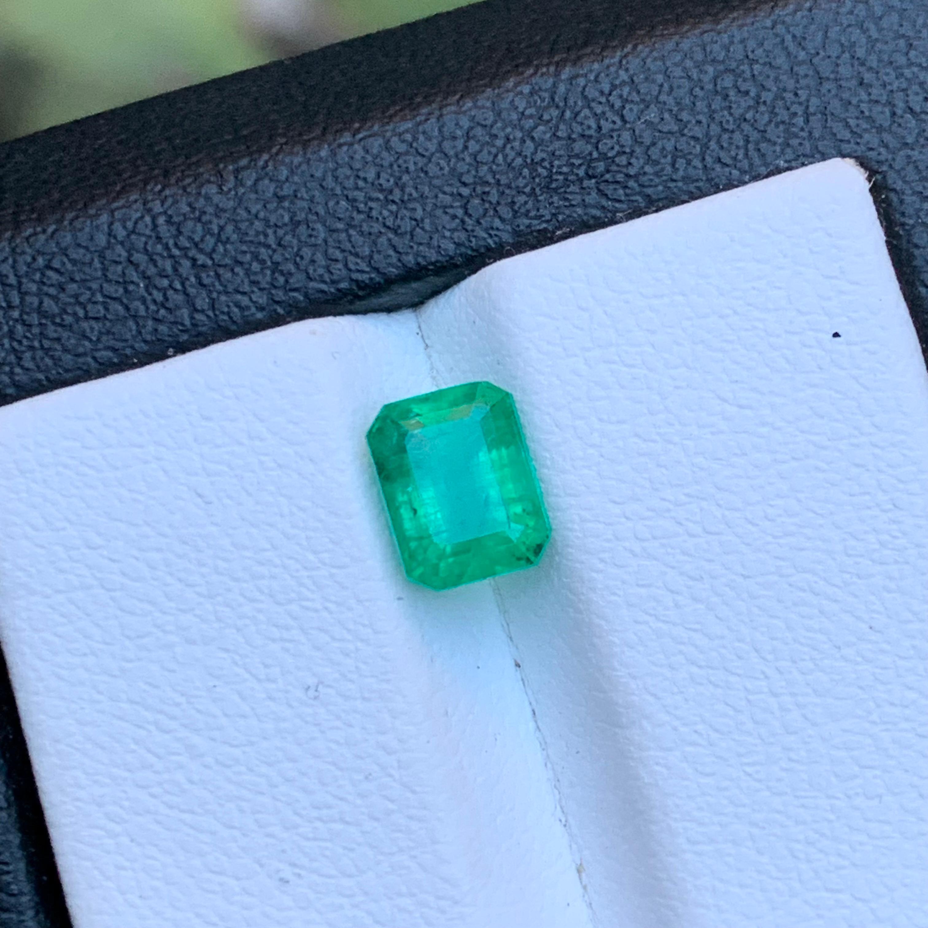 Vivid Green Natural Emerald Ring Loose Gemstone 1.70 Ct Emerald Cut for Jewelry For Sale 6