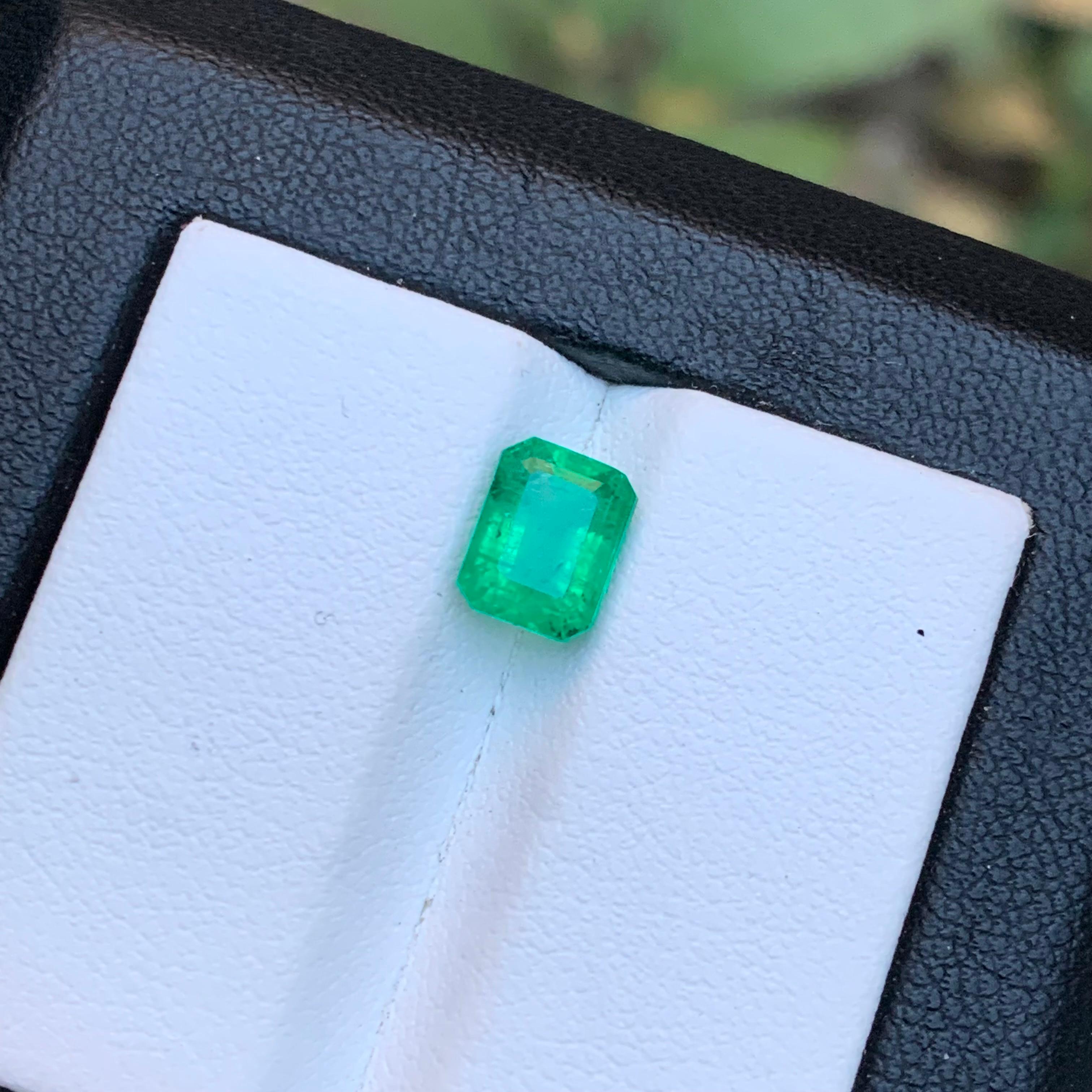 Vivid Green Natural Emerald Ring Loose Gemstone 1.70 Ct Emerald Cut for Jewelry For Sale 7