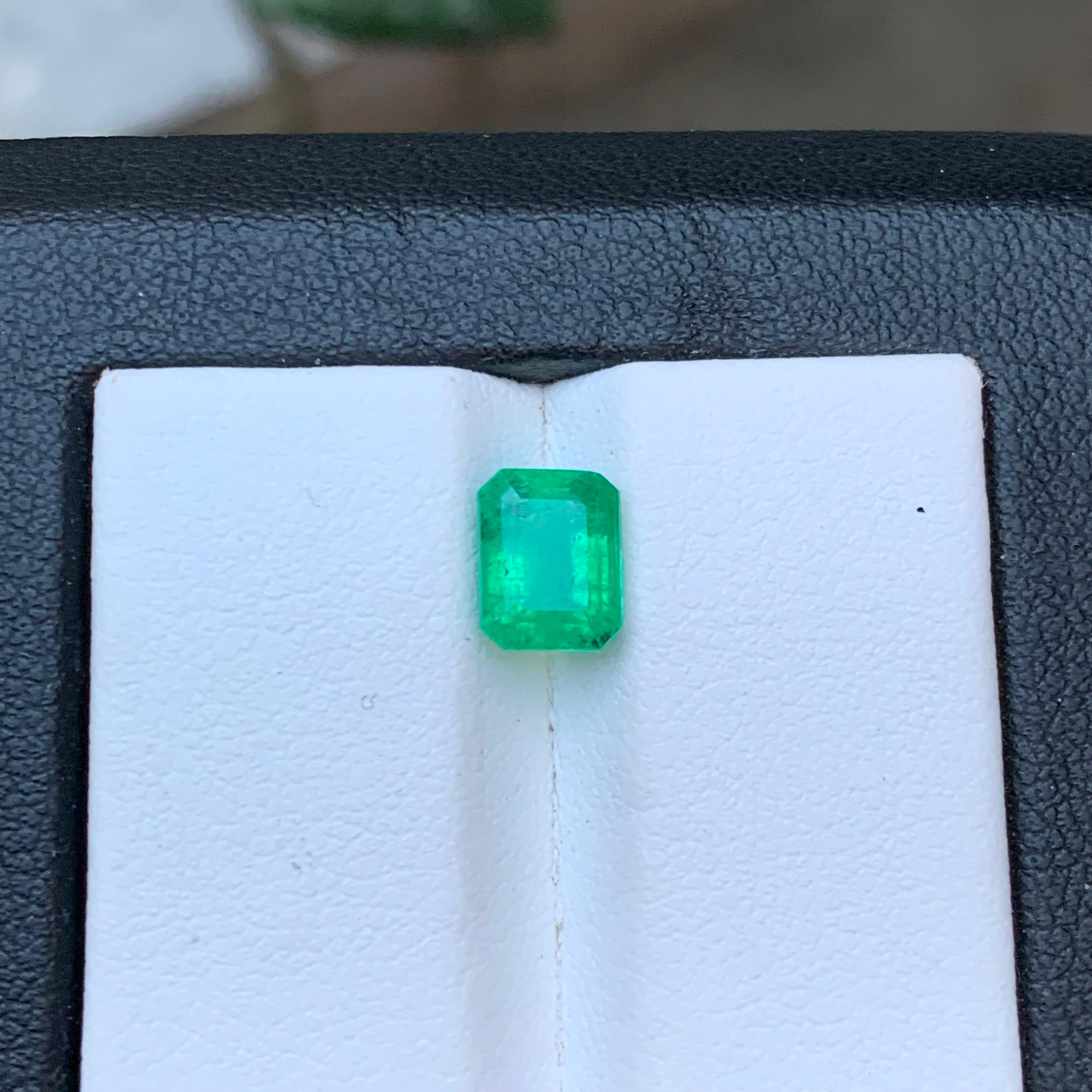 Vivid Green Natural Emerald Ring Loose Gemstone 1.70 Ct Emerald Cut for Jewelry For Sale 9