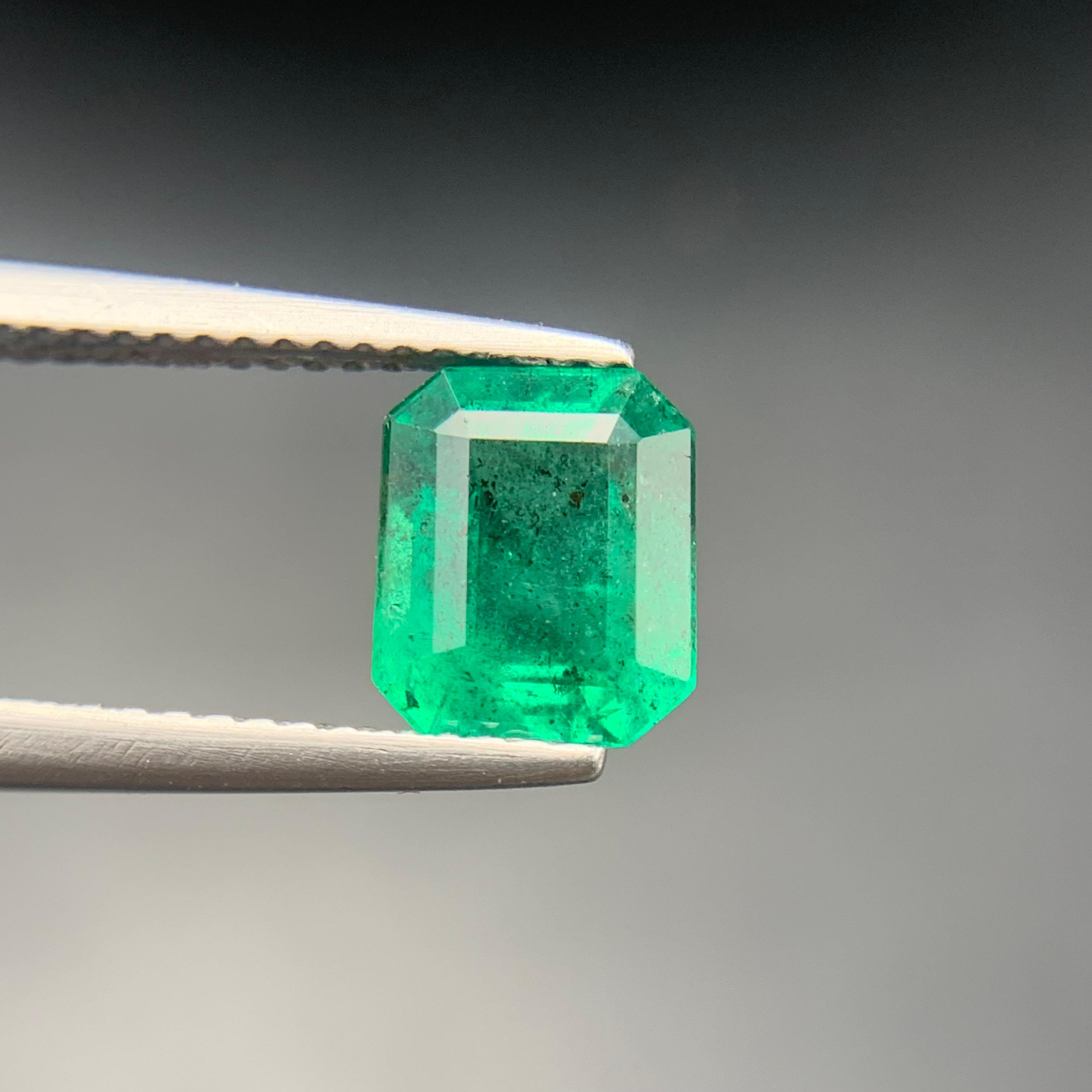 Contemporary Vivid Green Natural Emerald Ring Pendant Loose Gemstone 1.85Ct Octagon Cut-Jewel For Sale