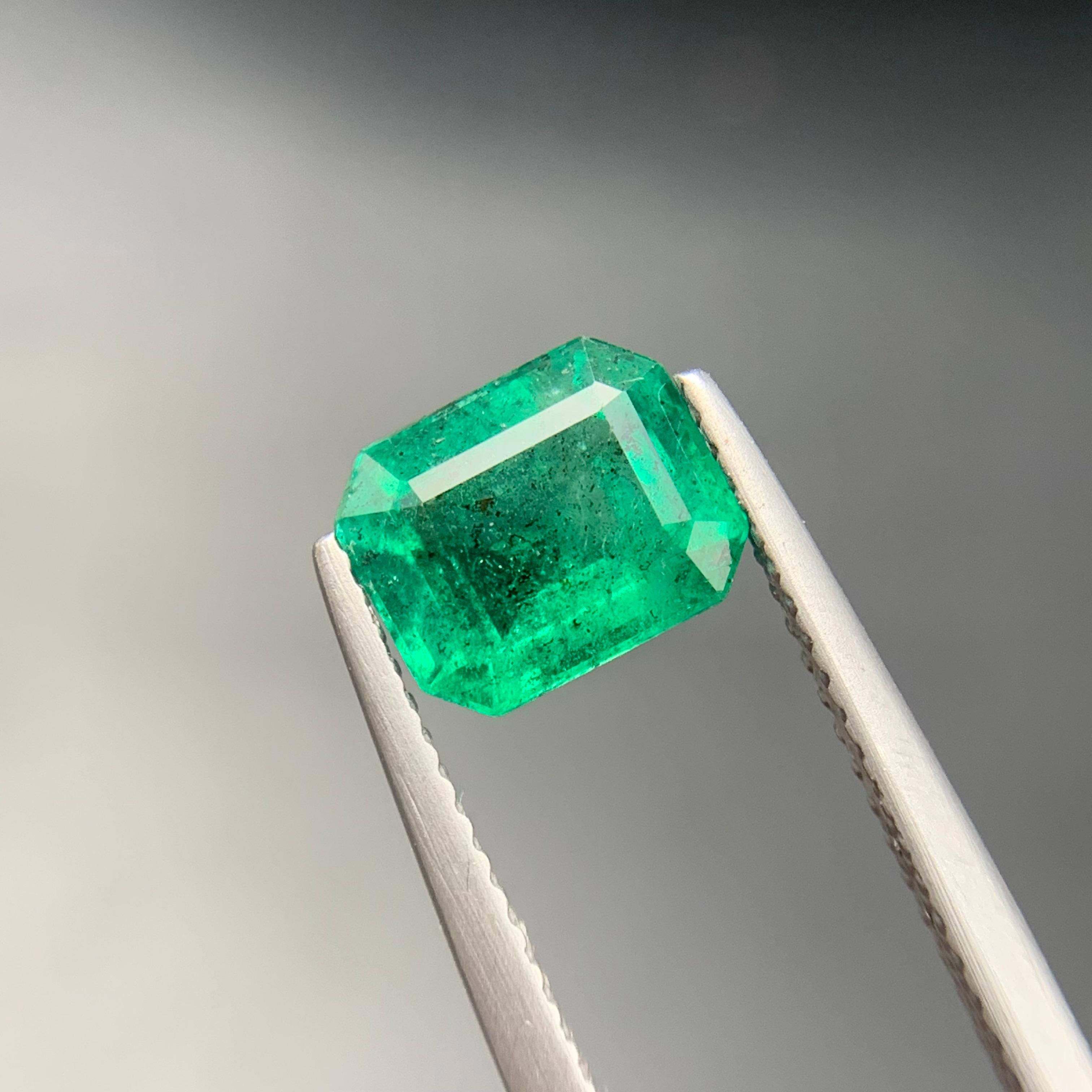 Vivid Green Natural Emerald Ring Pendant Loose Gemstone 1.85Ct Octagon Cut-Jewel In New Condition For Sale In Peshawar, PK