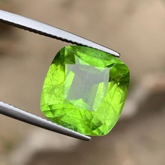 Vivid Green Natural Peridot 10.23 Carat Cushion Cut Loose Gemstone for Jewelry