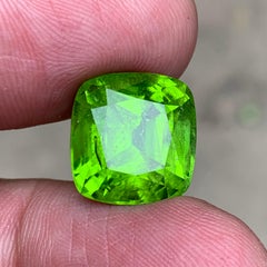 Vivid Green Natural Peridot 14.21 Karat Cushion Cut Lose Edelstein für Anhänger