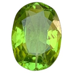 Vivid Green Natural Peridot 2.87 Carat Oval Cut Loose Gemstone for Ring, Jewelry