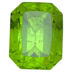 Vivid Green Natural Peridot 4.50 Carat Emerald Cut Loose Gemstones for Ring